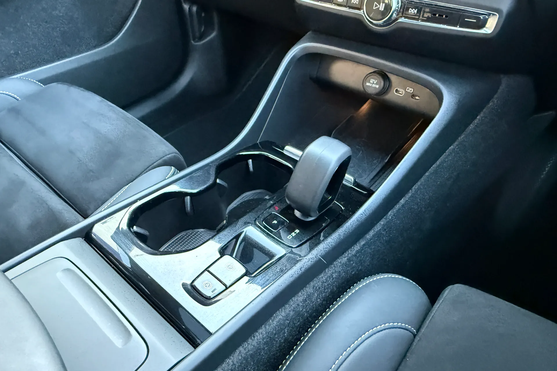 Volvo XC40 thumbnail image number 43