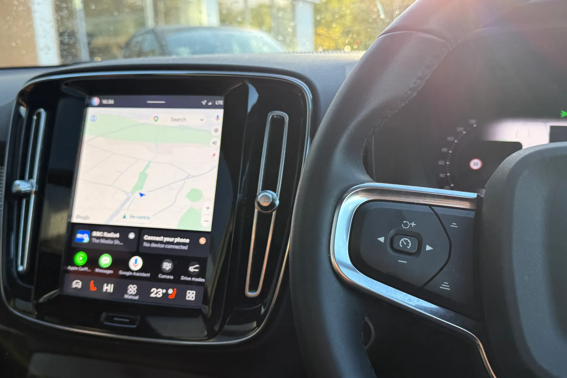 Volvo XC40 thumbnail image number 36