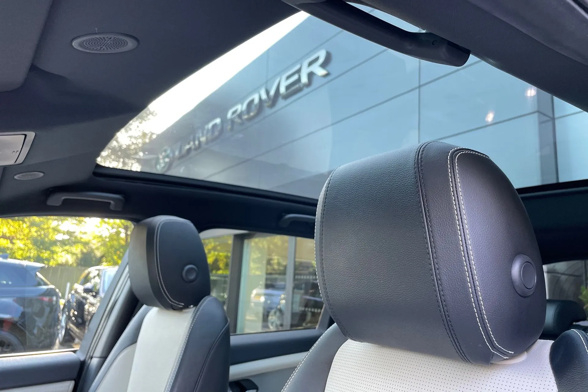 LAND ROVER DISCOVERY SPORT thumbnail image number 3