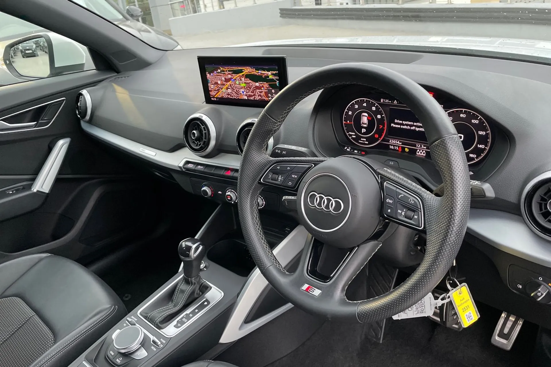 Audi Q2 thumbnail image number 25