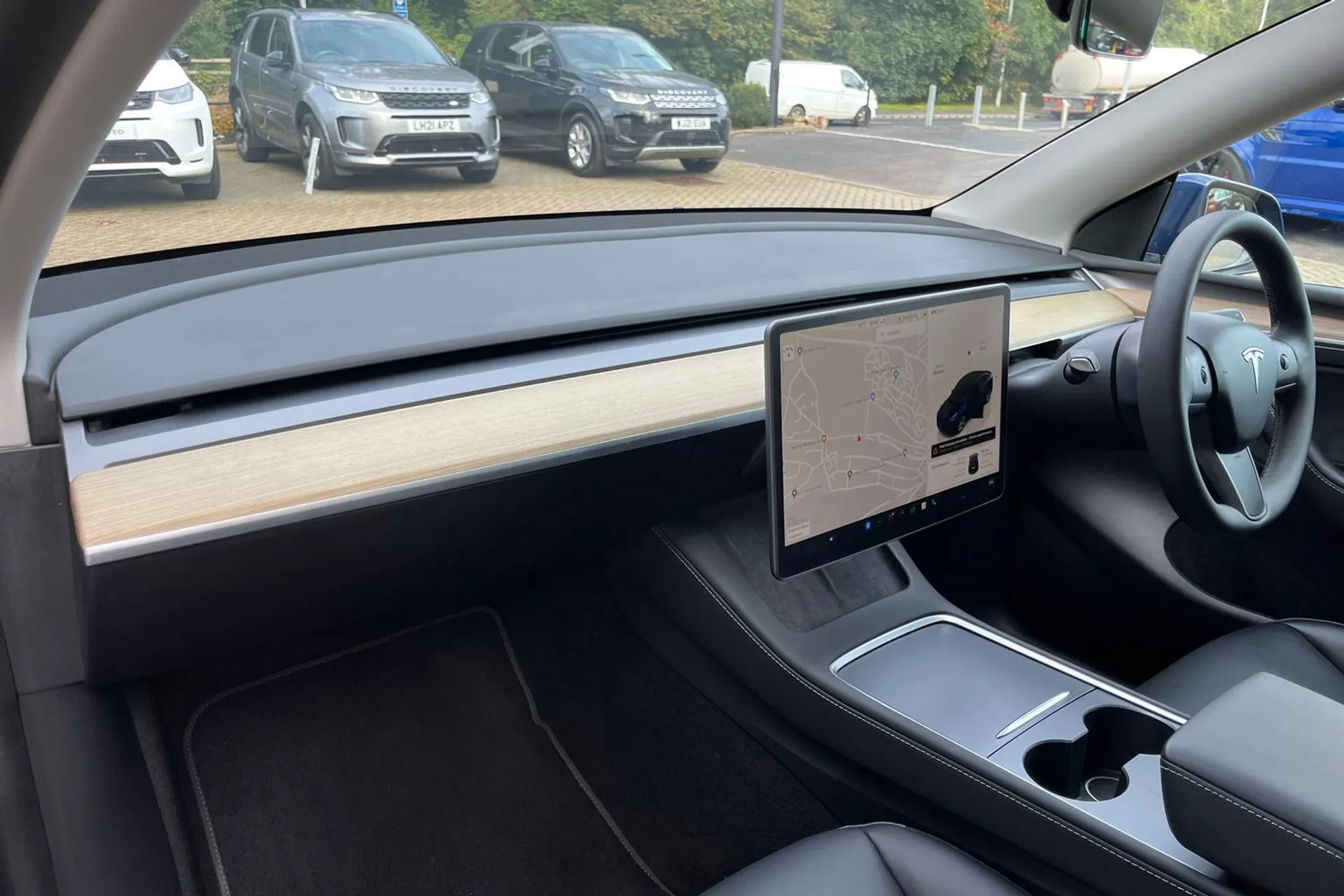 TESLA MODEL Y thumbnail image number 27