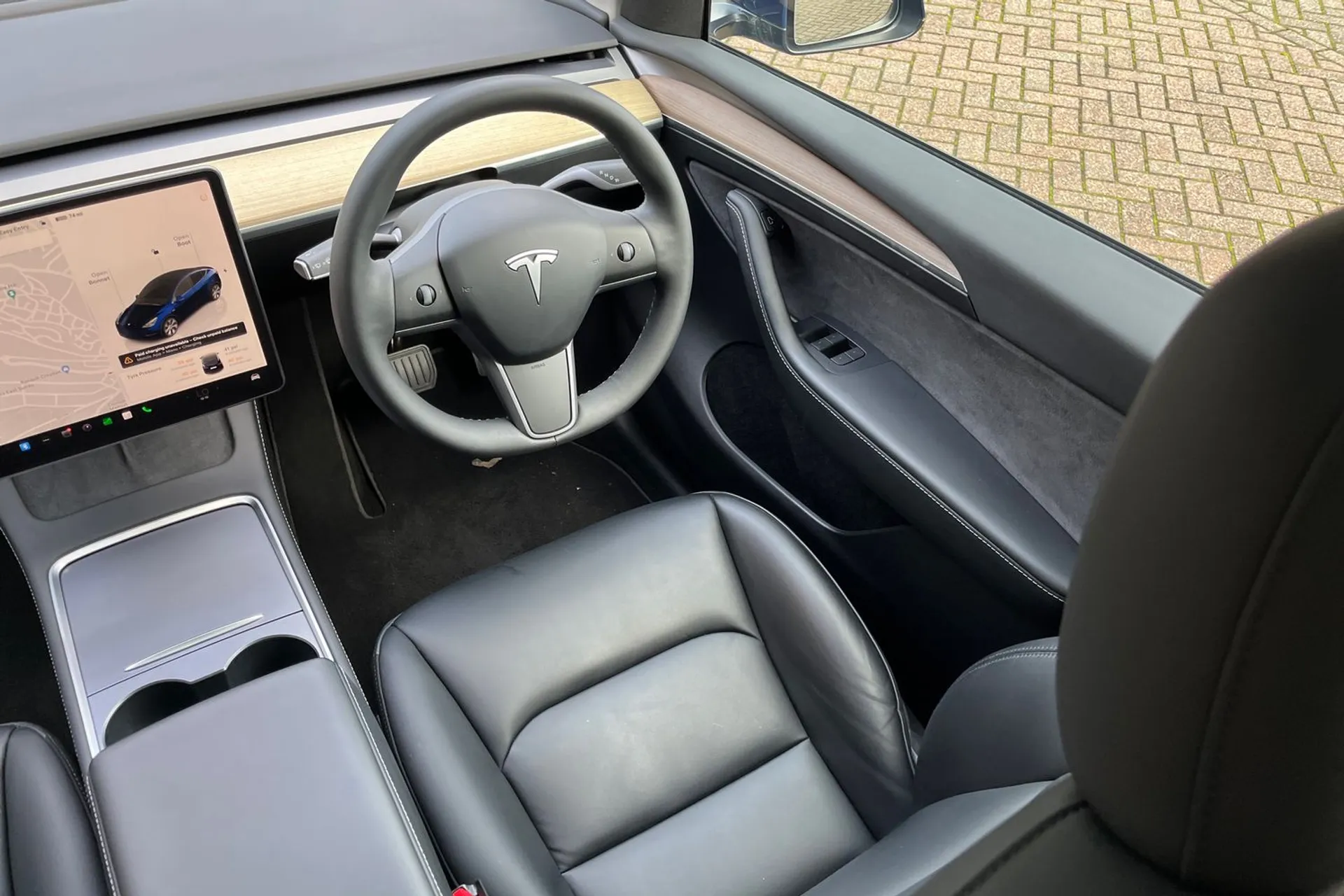 TESLA MODEL Y thumbnail image number 24