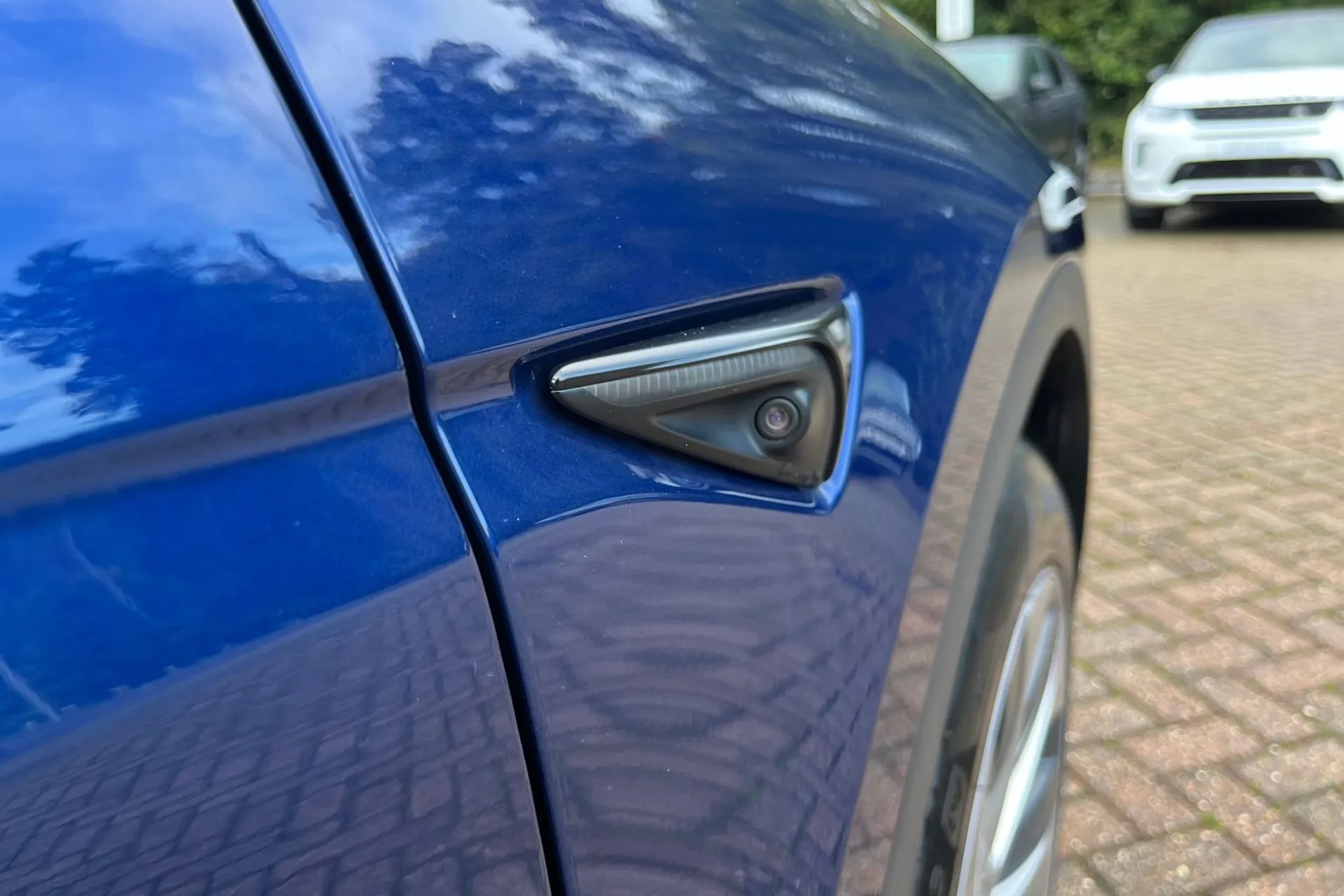 TESLA MODEL Y thumbnail image number 52