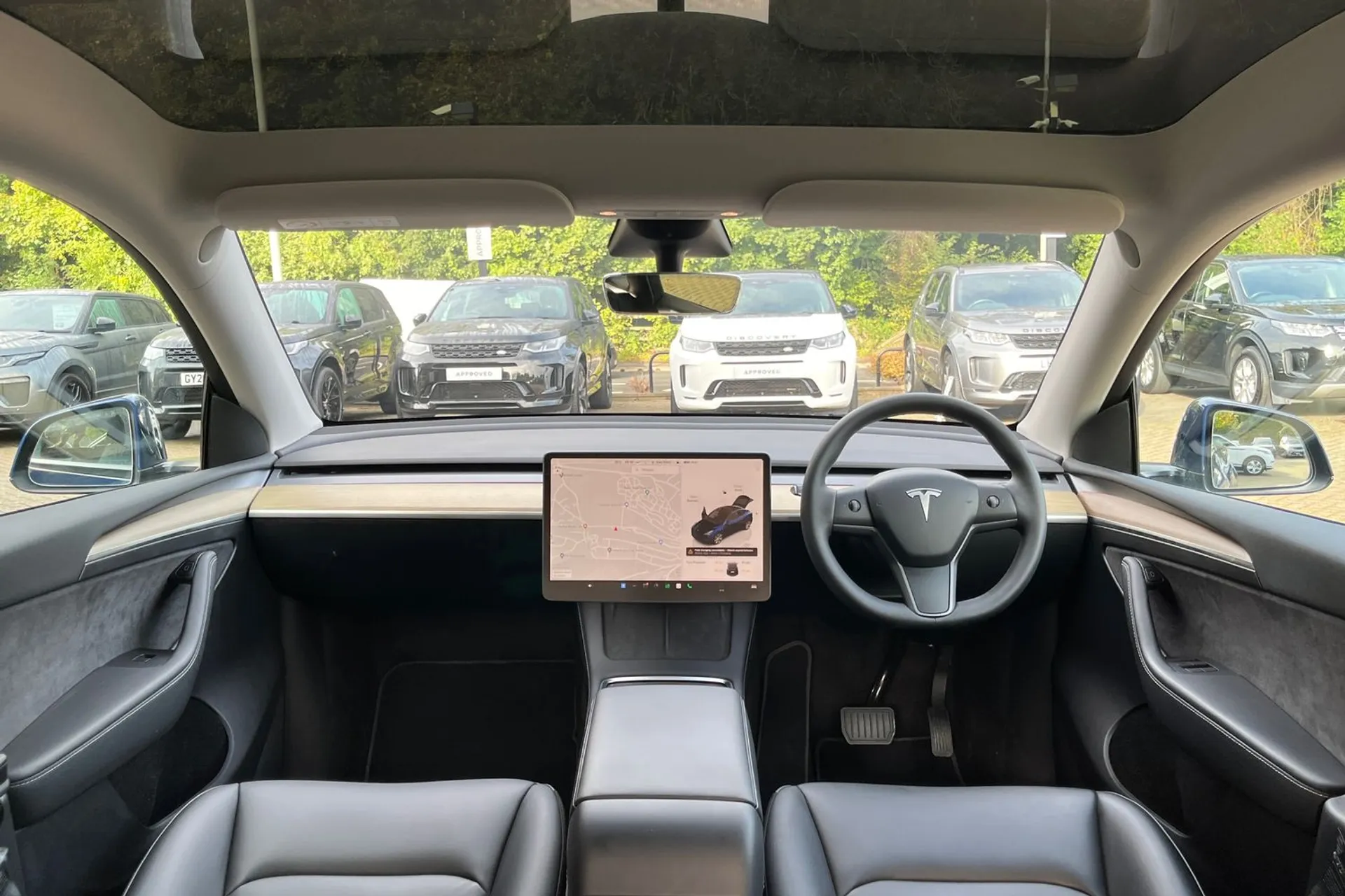 TESLA MODEL Y thumbnail image number 3