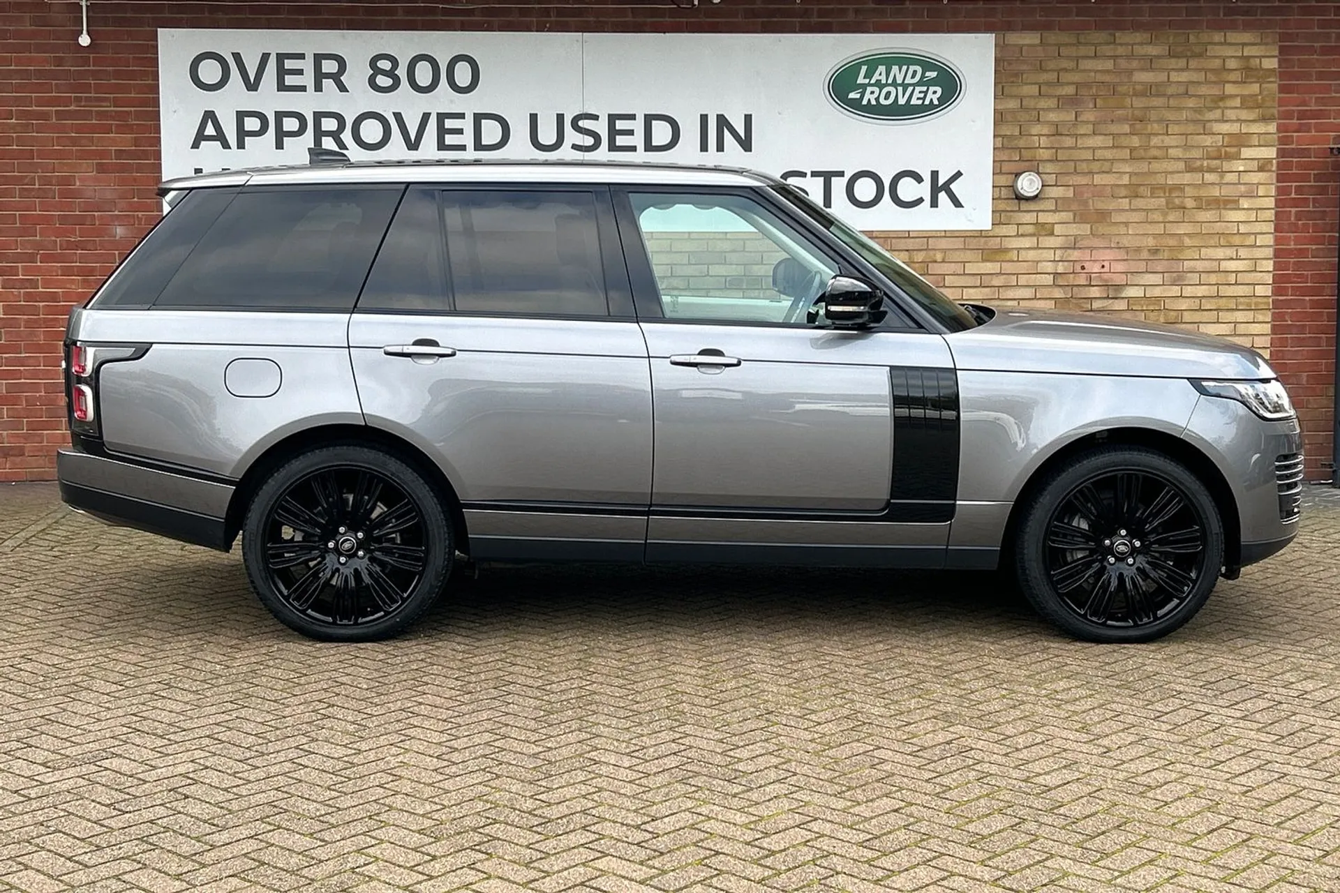 LAND ROVER RANGE ROVER thumbnail image number 2