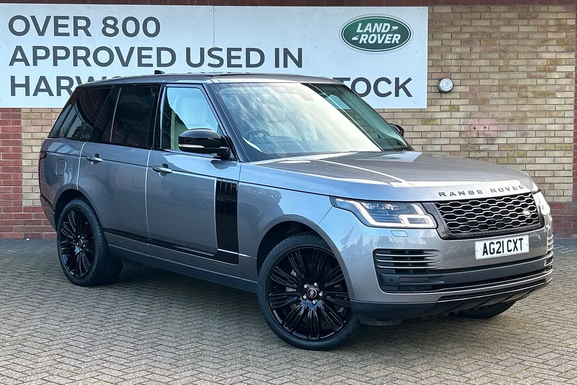 LAND ROVER RANGE ROVER focused image