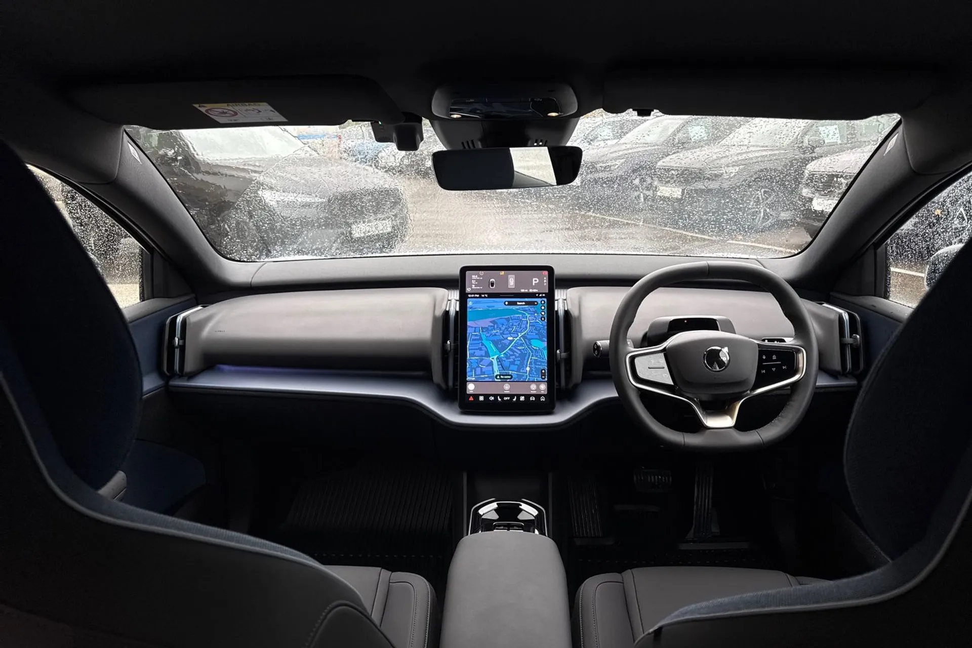 Volvo EX30 thumbnail image number 3