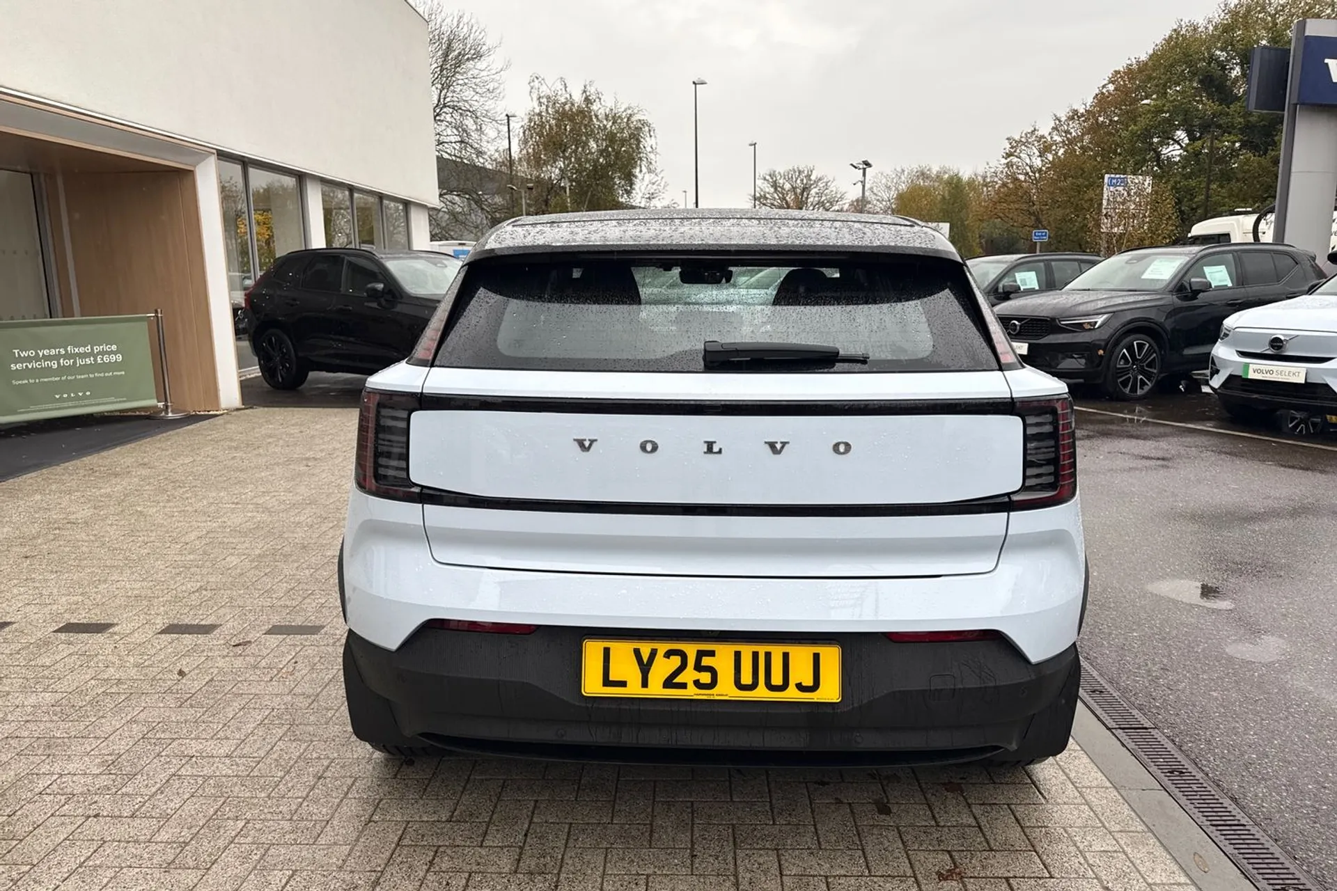 Volvo EX30 thumbnail image number 9