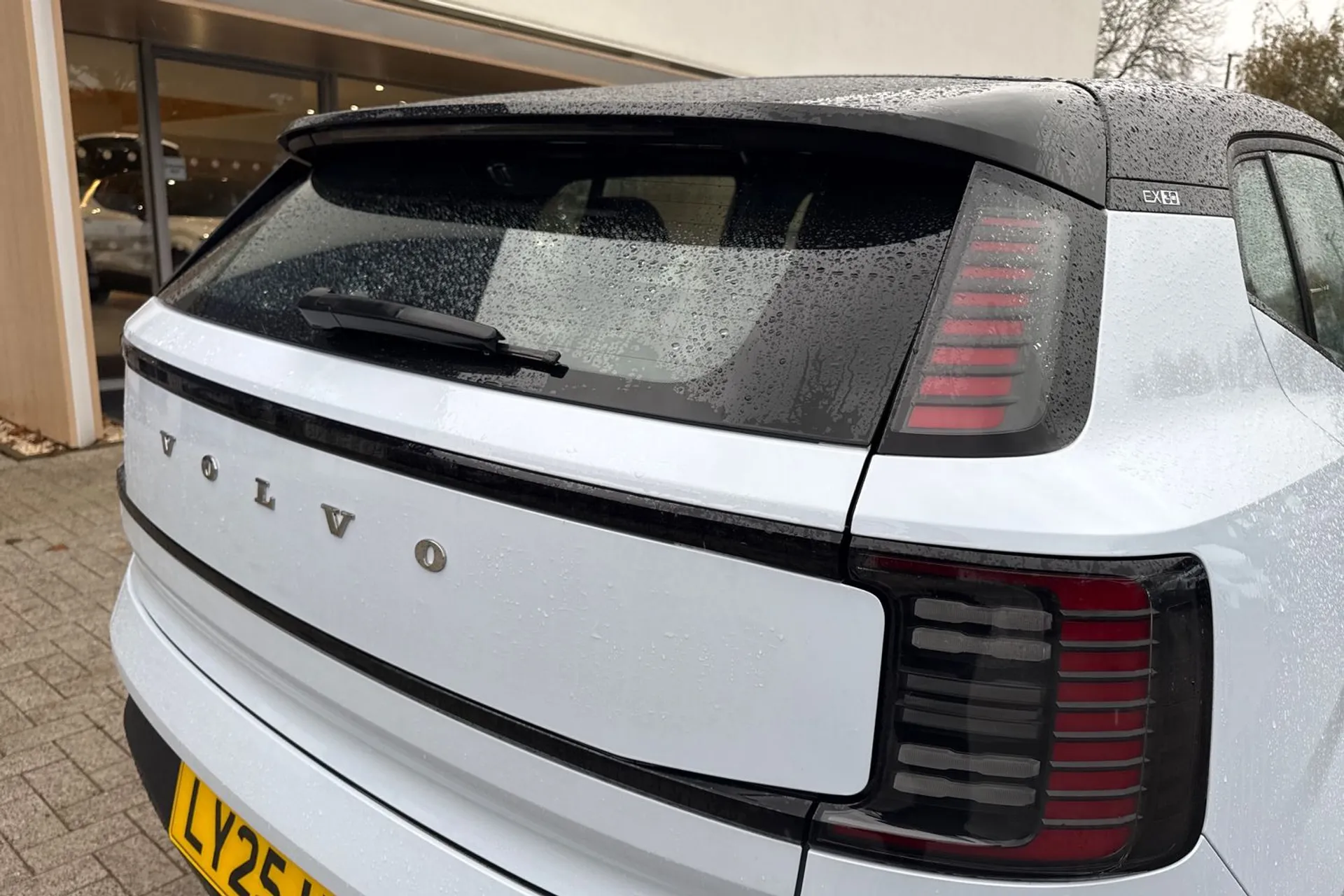 Volvo EX30 thumbnail image number 16