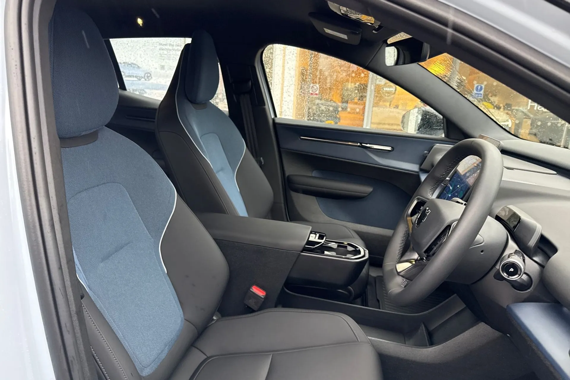 Volvo EX30 thumbnail image number 26