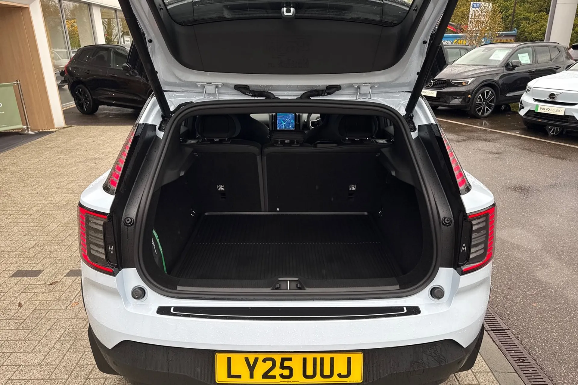 Volvo EX30 thumbnail image number 20