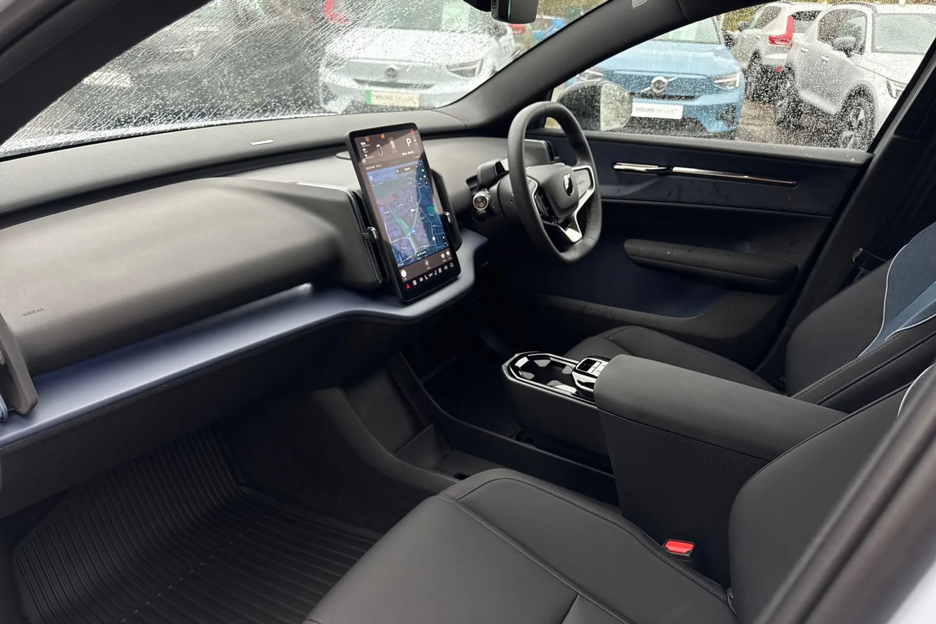 Volvo EX30 thumbnail image number 27