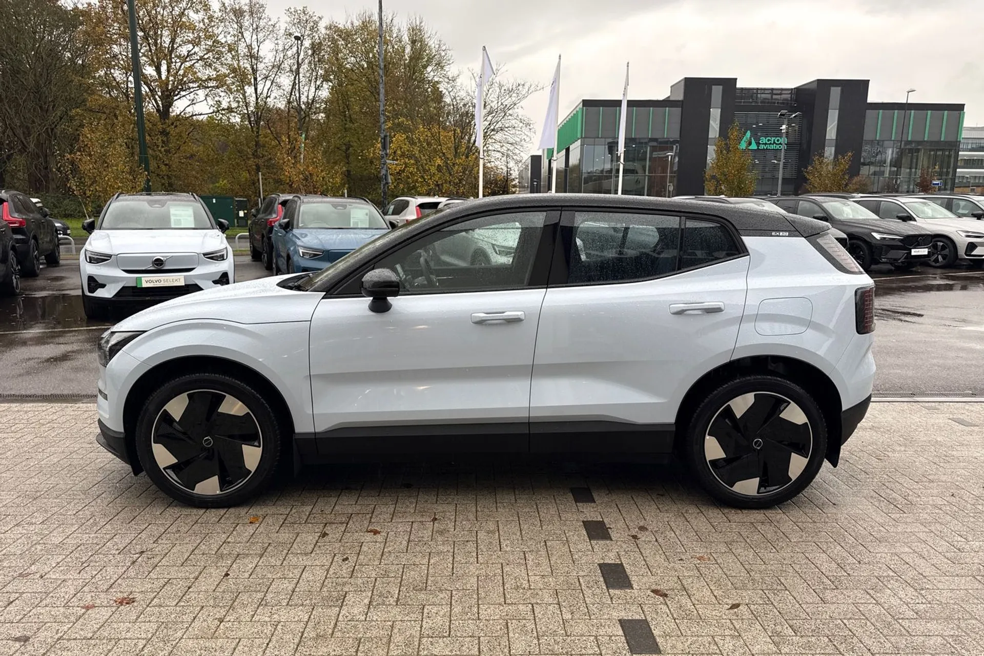 Volvo EX30 thumbnail image number 11