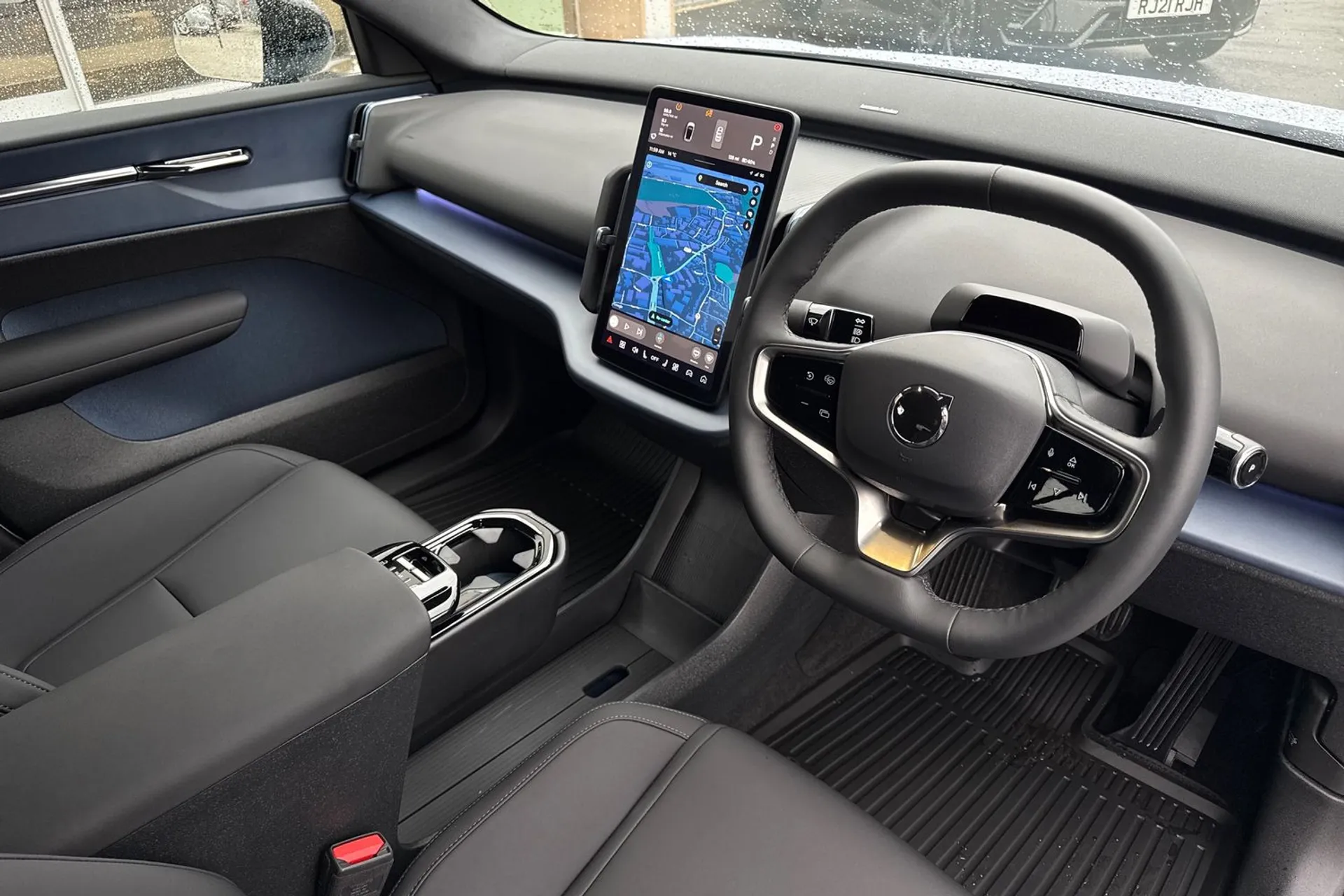 Volvo EX30 thumbnail image number 6