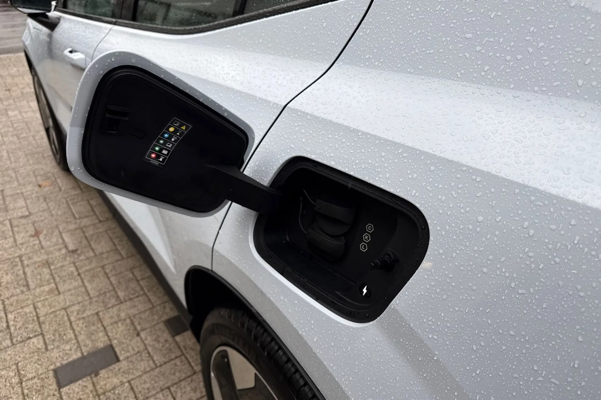 Volvo EX30 thumbnail image number 19