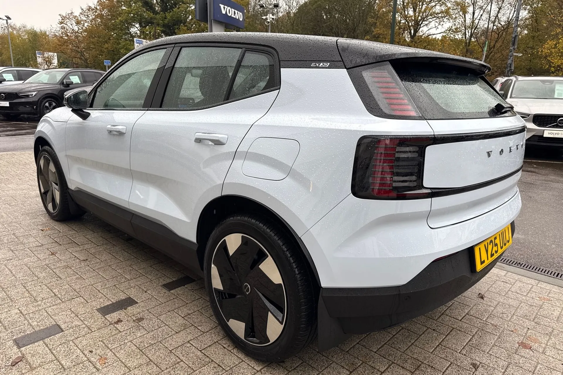 Volvo EX30 thumbnail image number 10