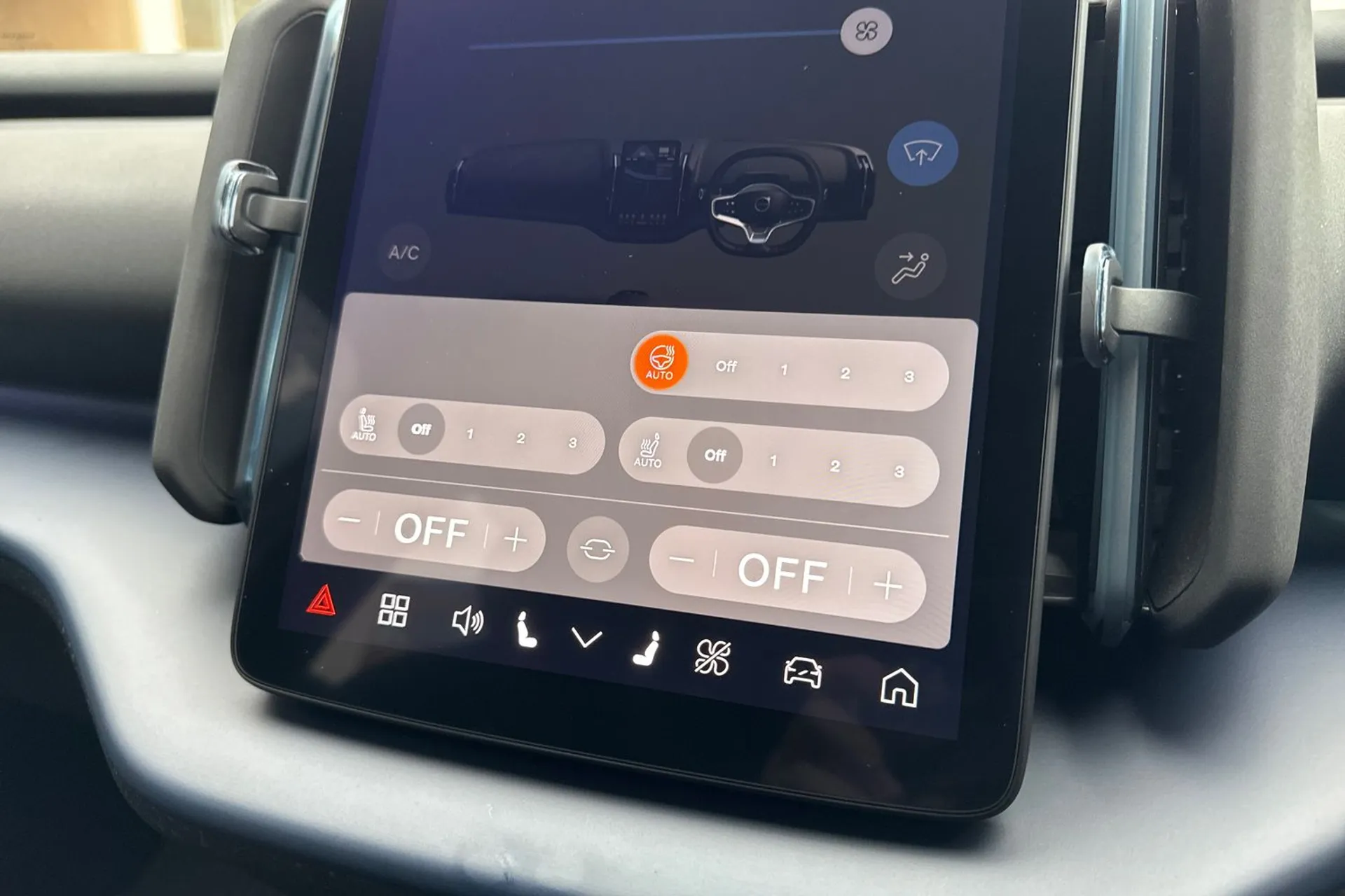 Volvo EX30 thumbnail image number 39