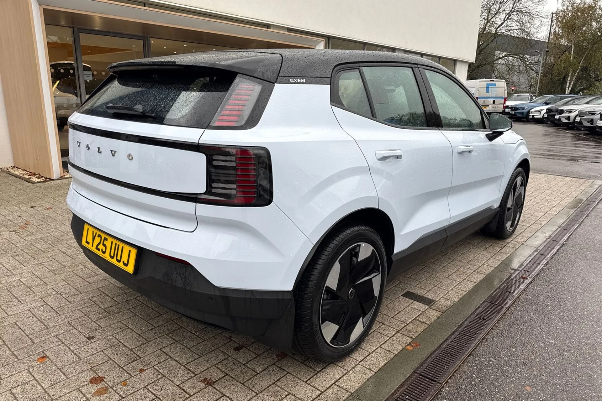 Volvo EX30 thumbnail image number 8