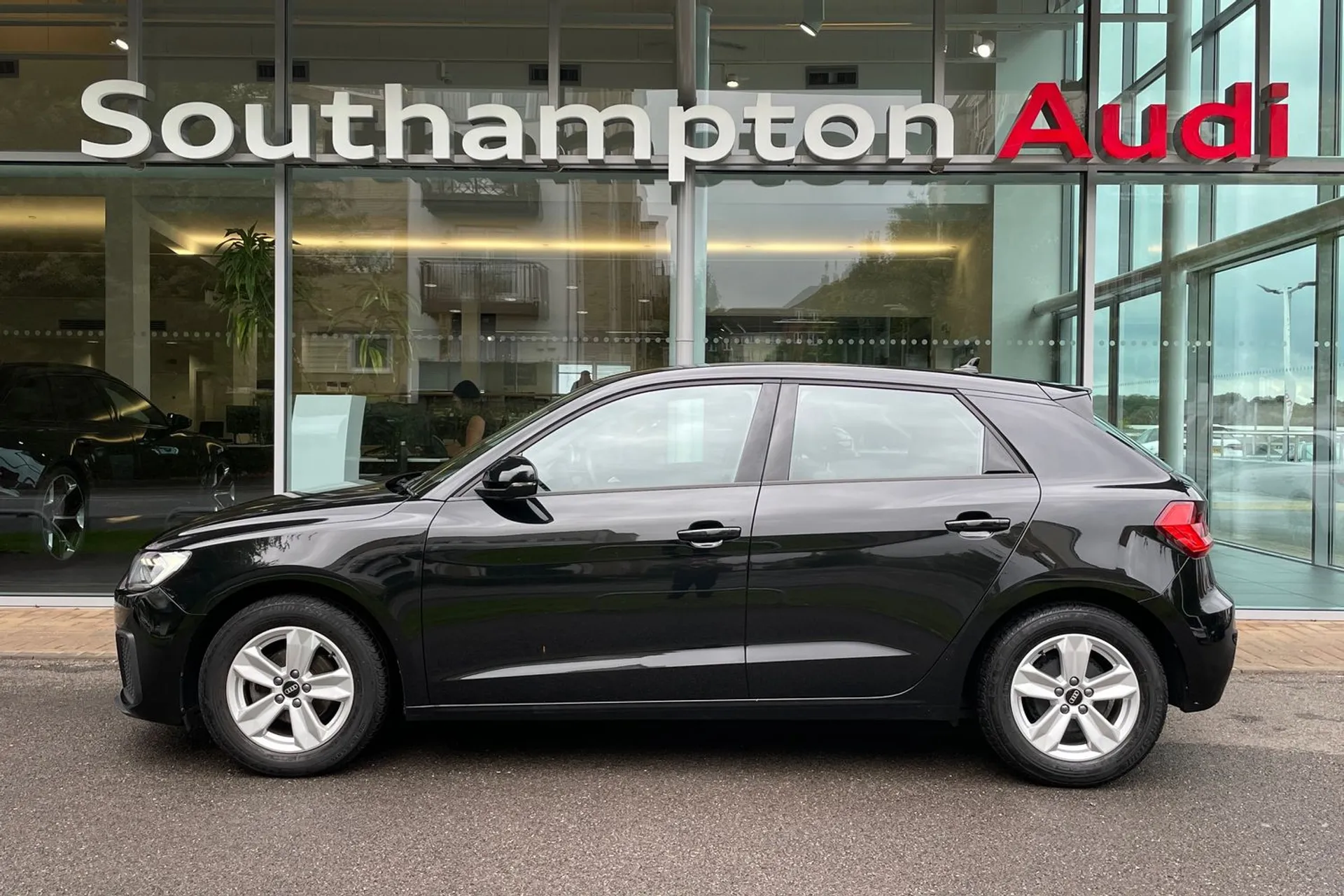 Audi A1 thumbnail image number 9