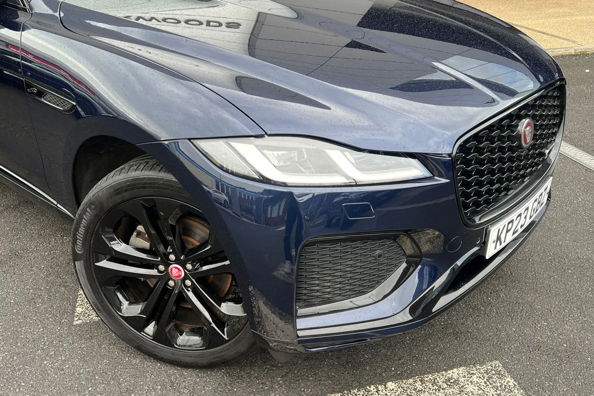 Jaguar F-PACE thumbnail image number 16