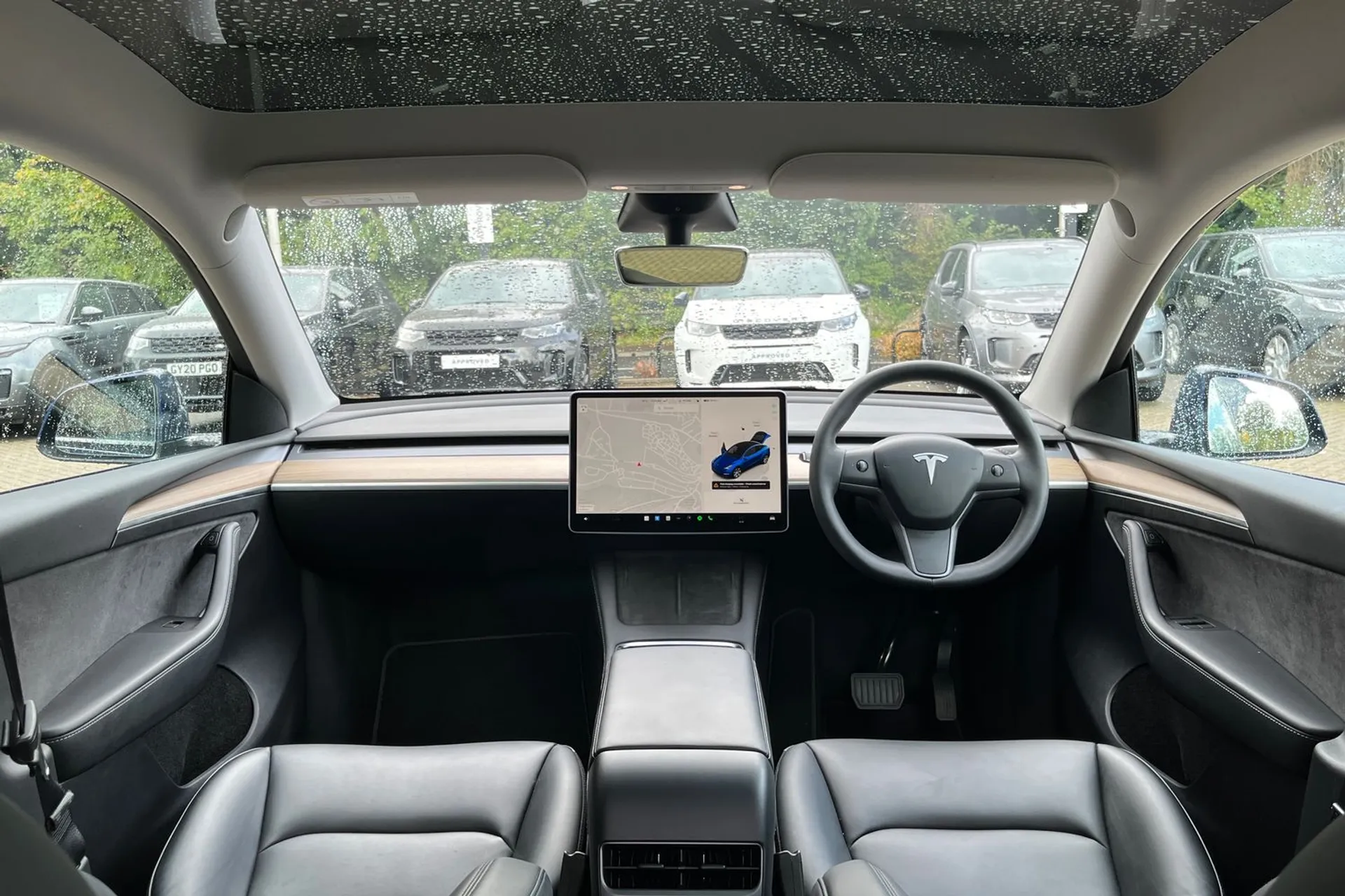 TESLA MODEL Y thumbnail image number 3