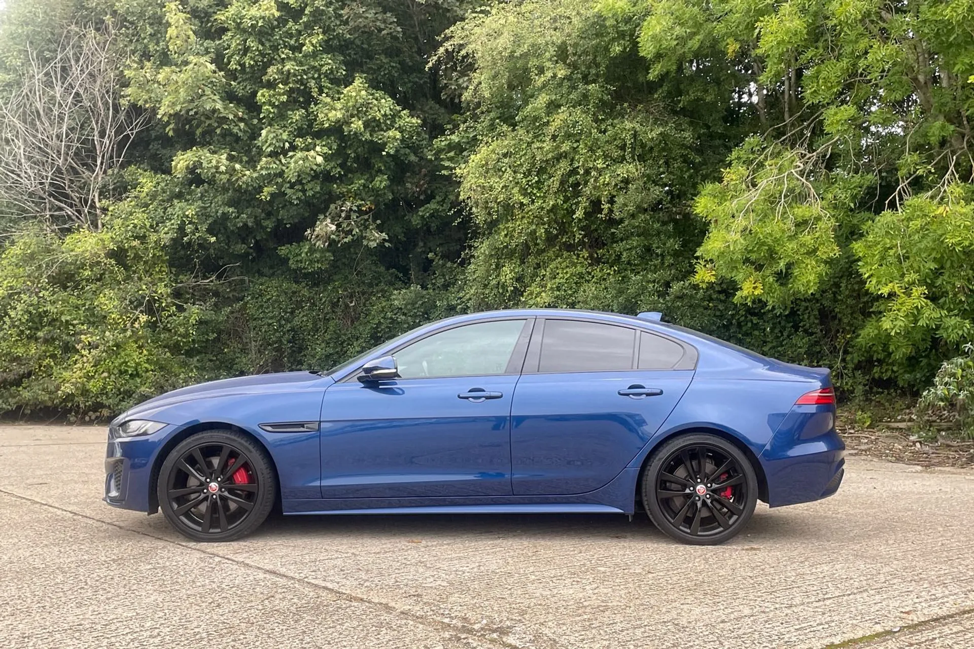 Jaguar XE thumbnail image number 9