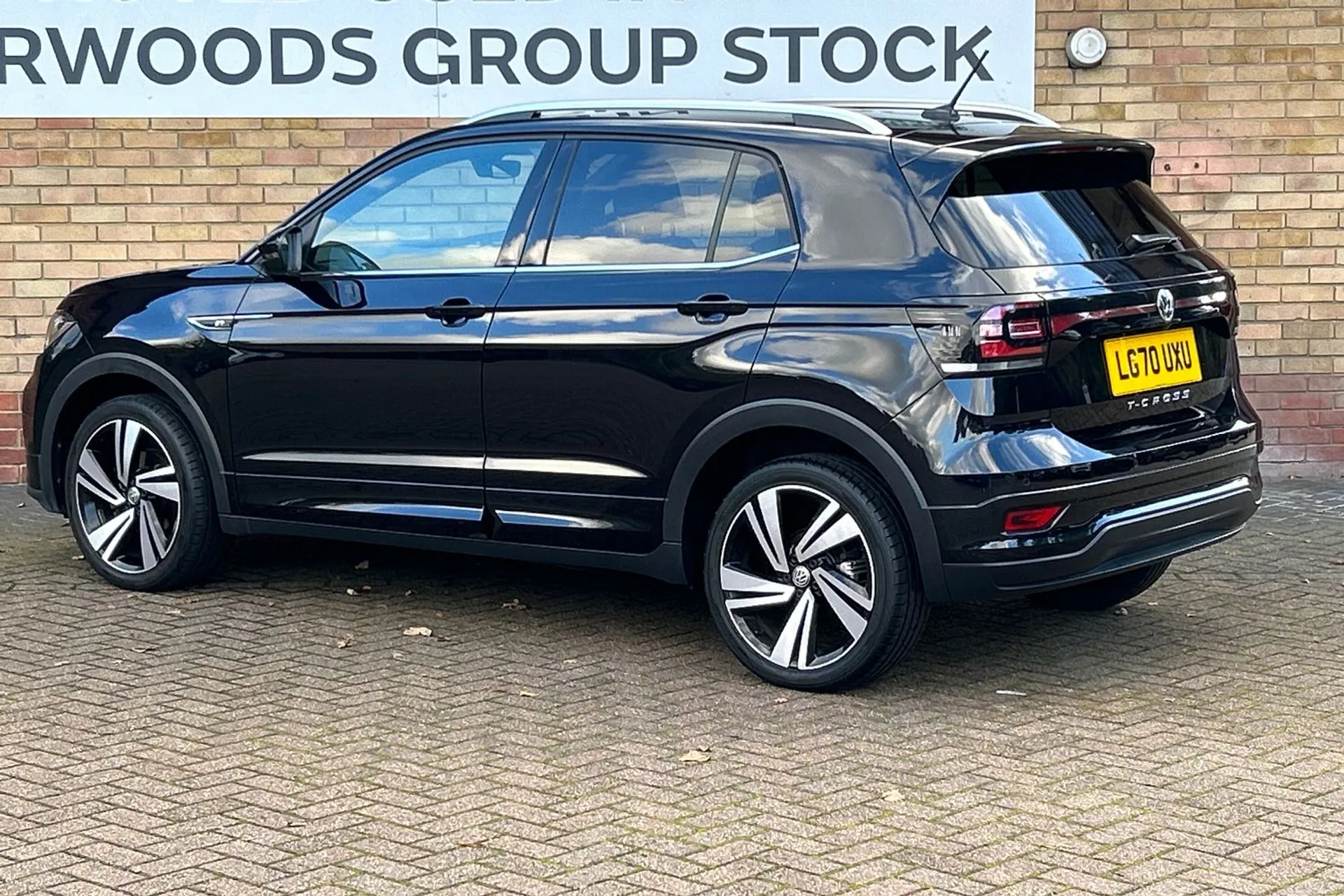 VOLKSWAGEN T-CROSS thumbnail image number 7