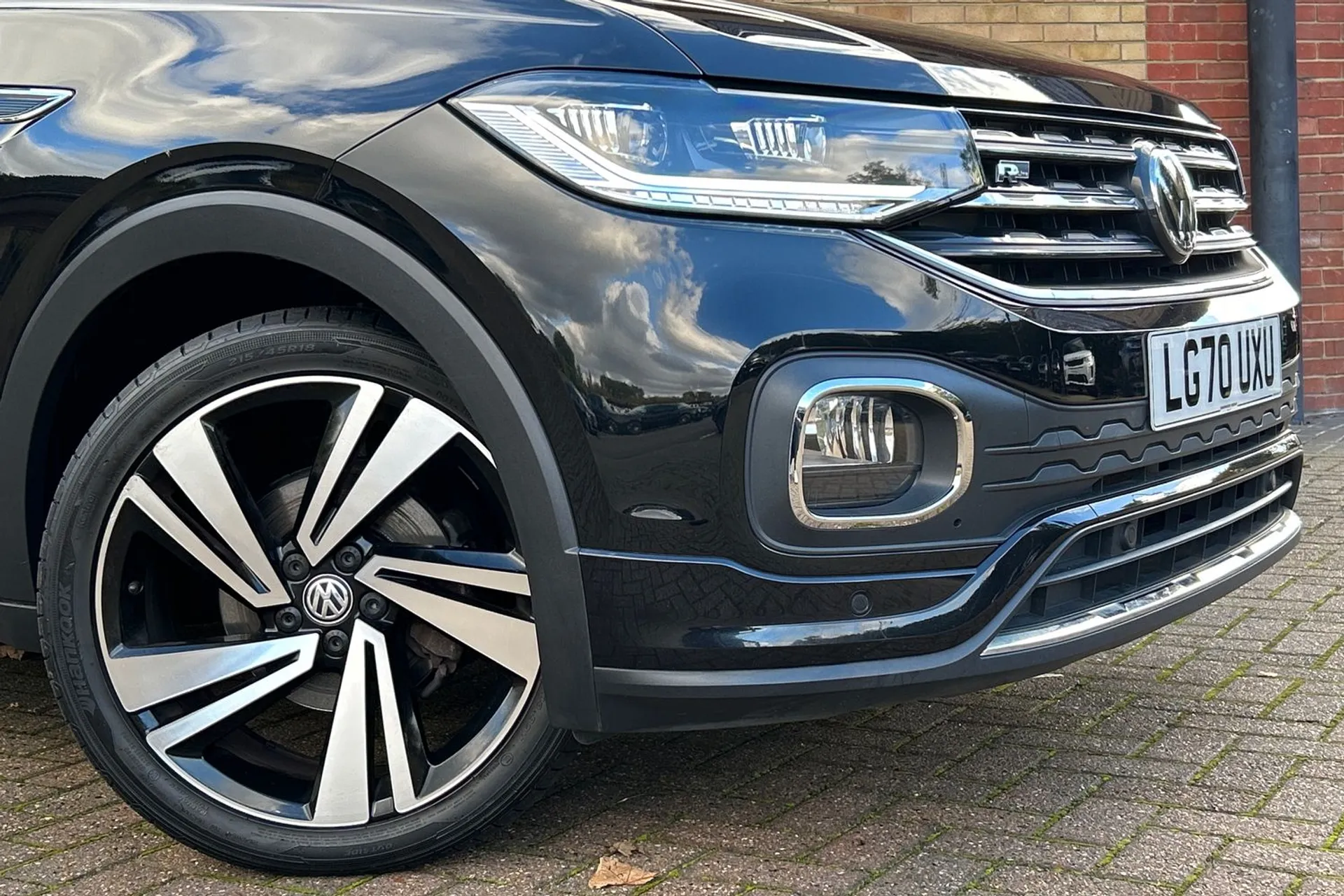 VOLKSWAGEN T-CROSS thumbnail image number 18