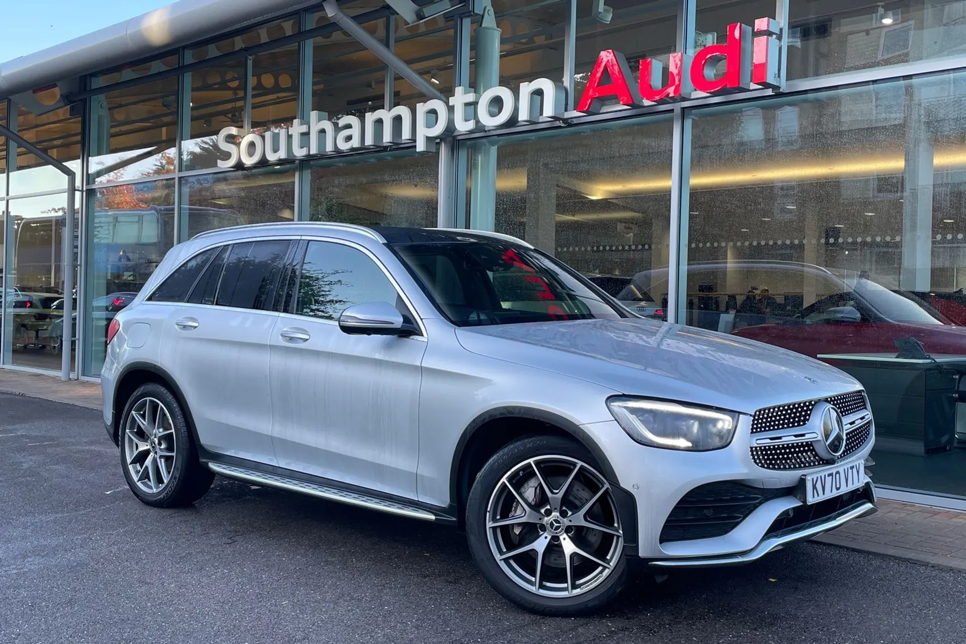 MERCEDES-BENZ GLC focused image