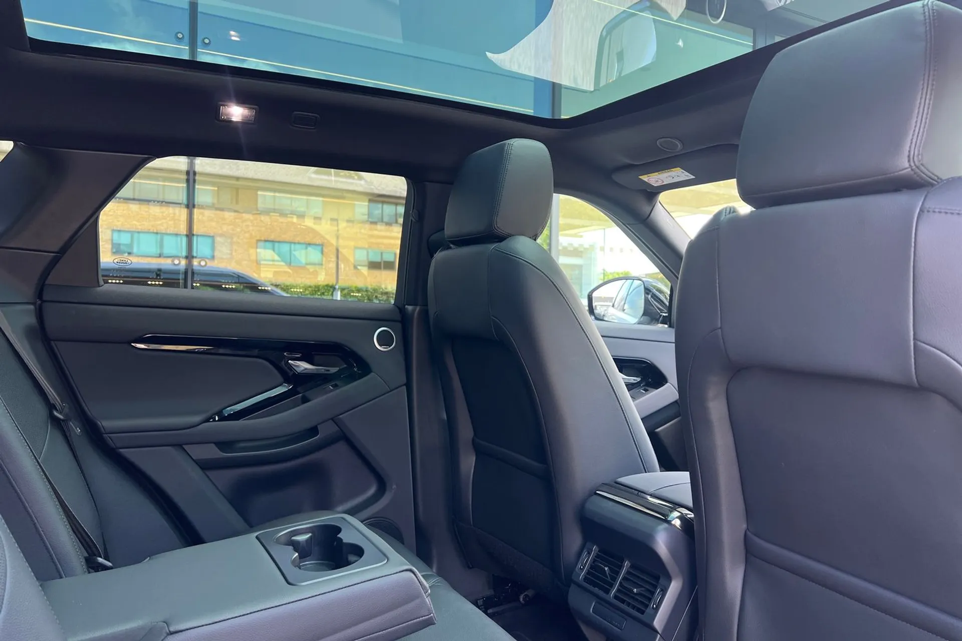 LAND ROVER RANGE ROVER EVOQUE thumbnail image number 32