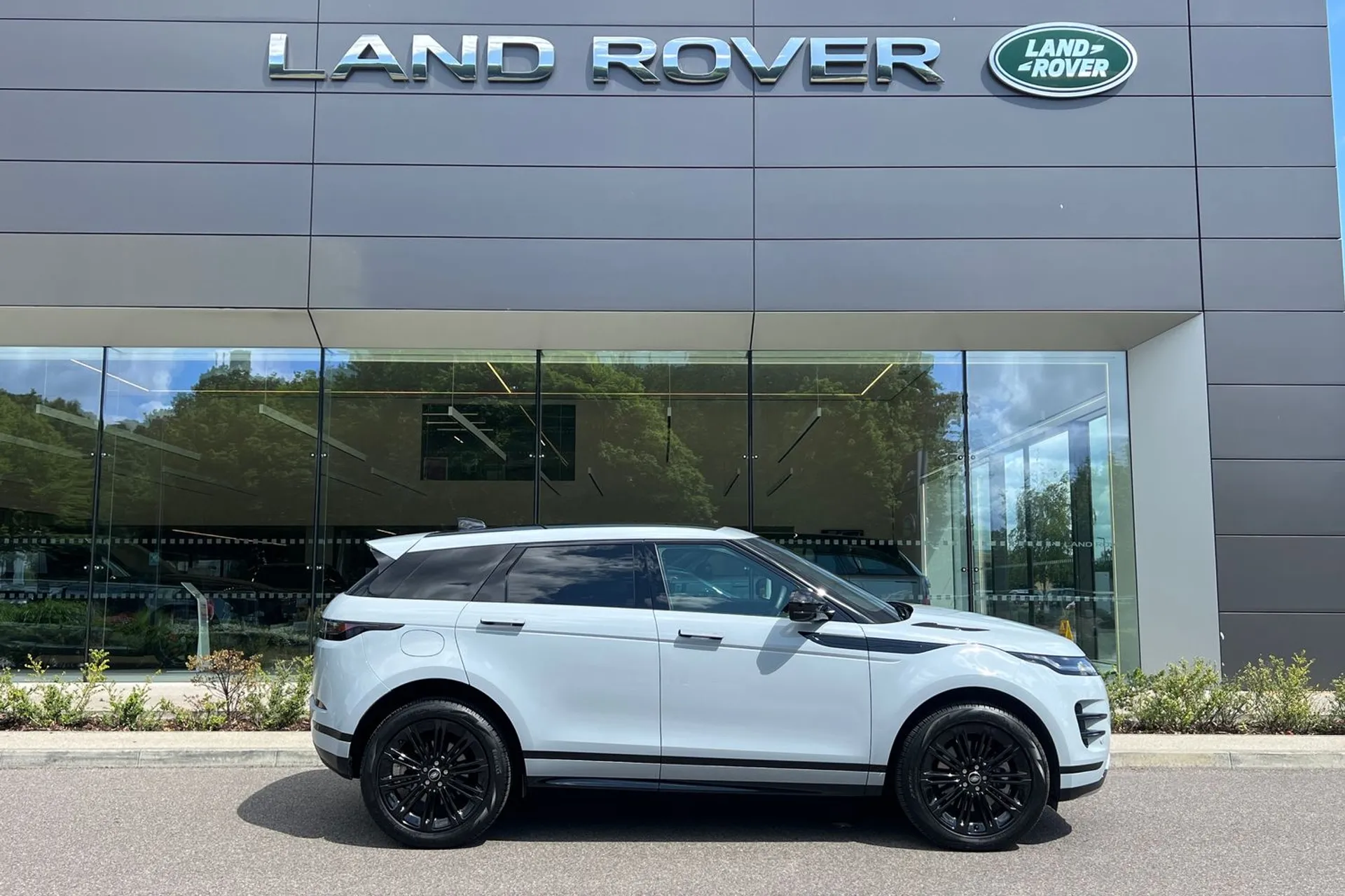 LAND ROVER RANGE ROVER EVOQUE thumbnail image number 2