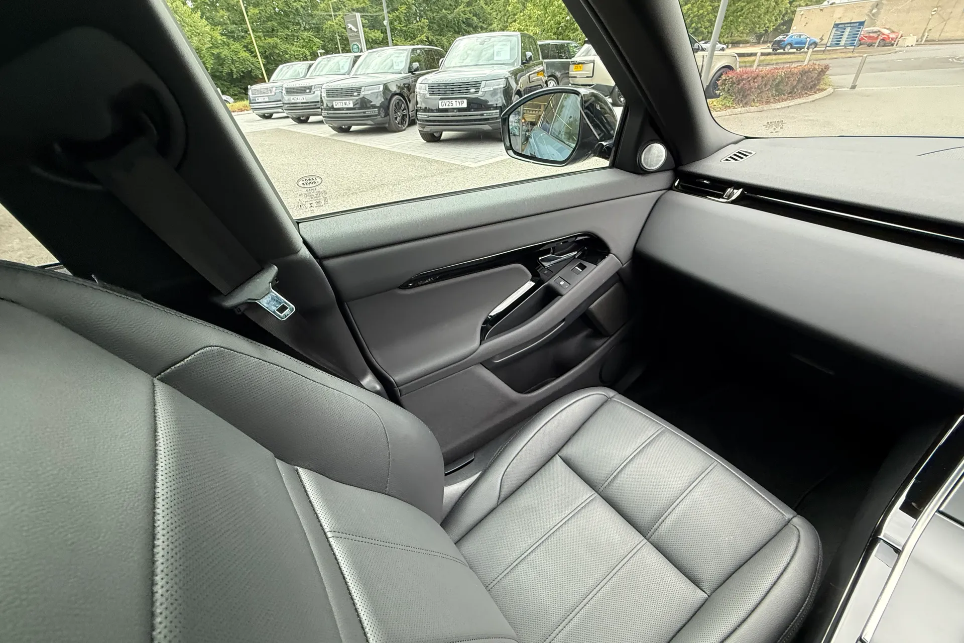 LAND ROVER RANGE ROVER EVOQUE thumbnail image number 13