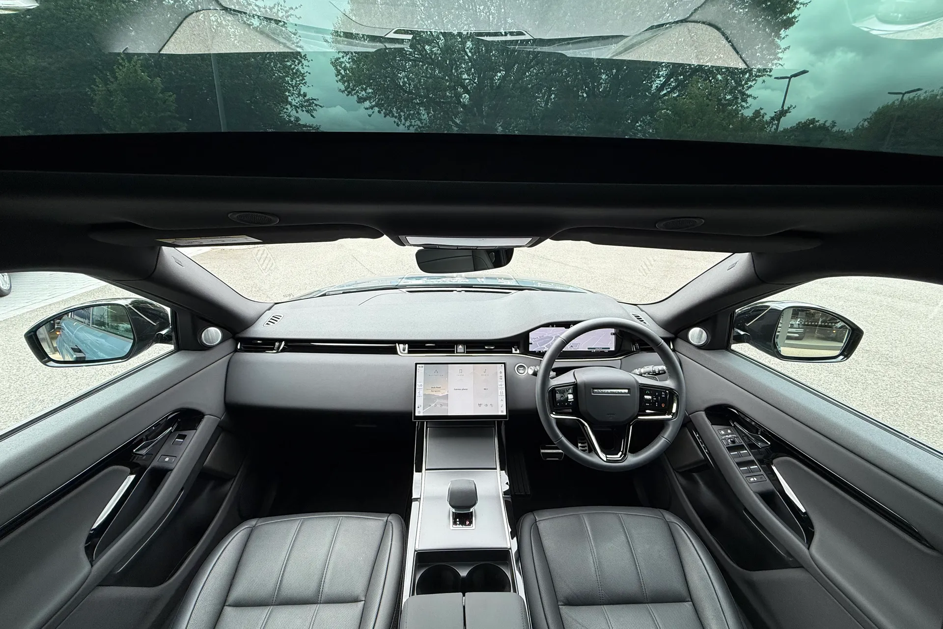 LAND ROVER RANGE ROVER EVOQUE thumbnail image number 3