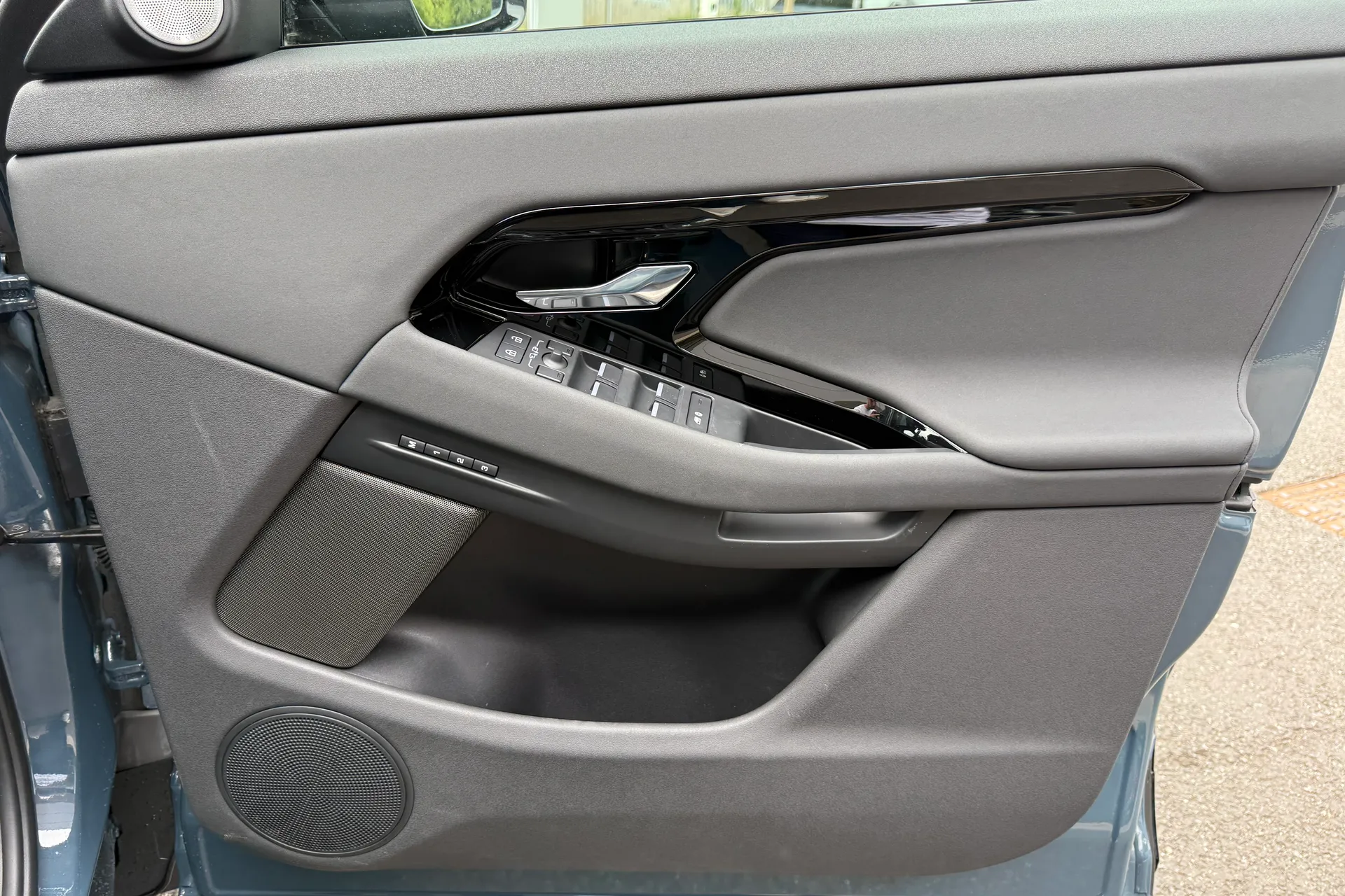 LAND ROVER RANGE ROVER EVOQUE thumbnail image number 52