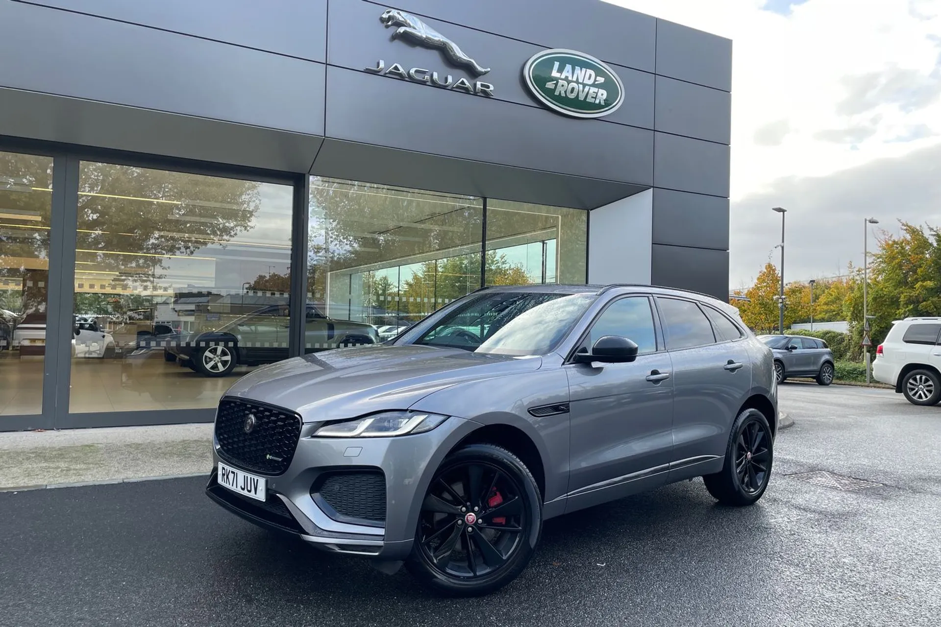 Jaguar F-PACE thumbnail image number 28