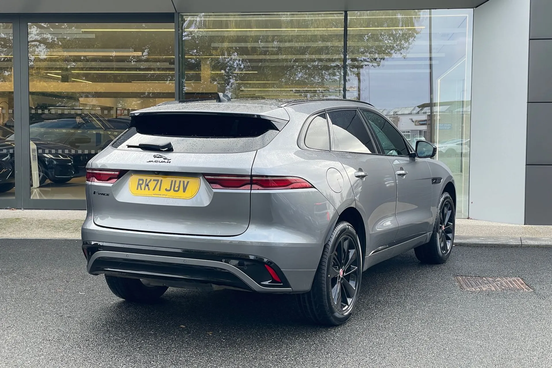 Jaguar F-PACE thumbnail image number 7