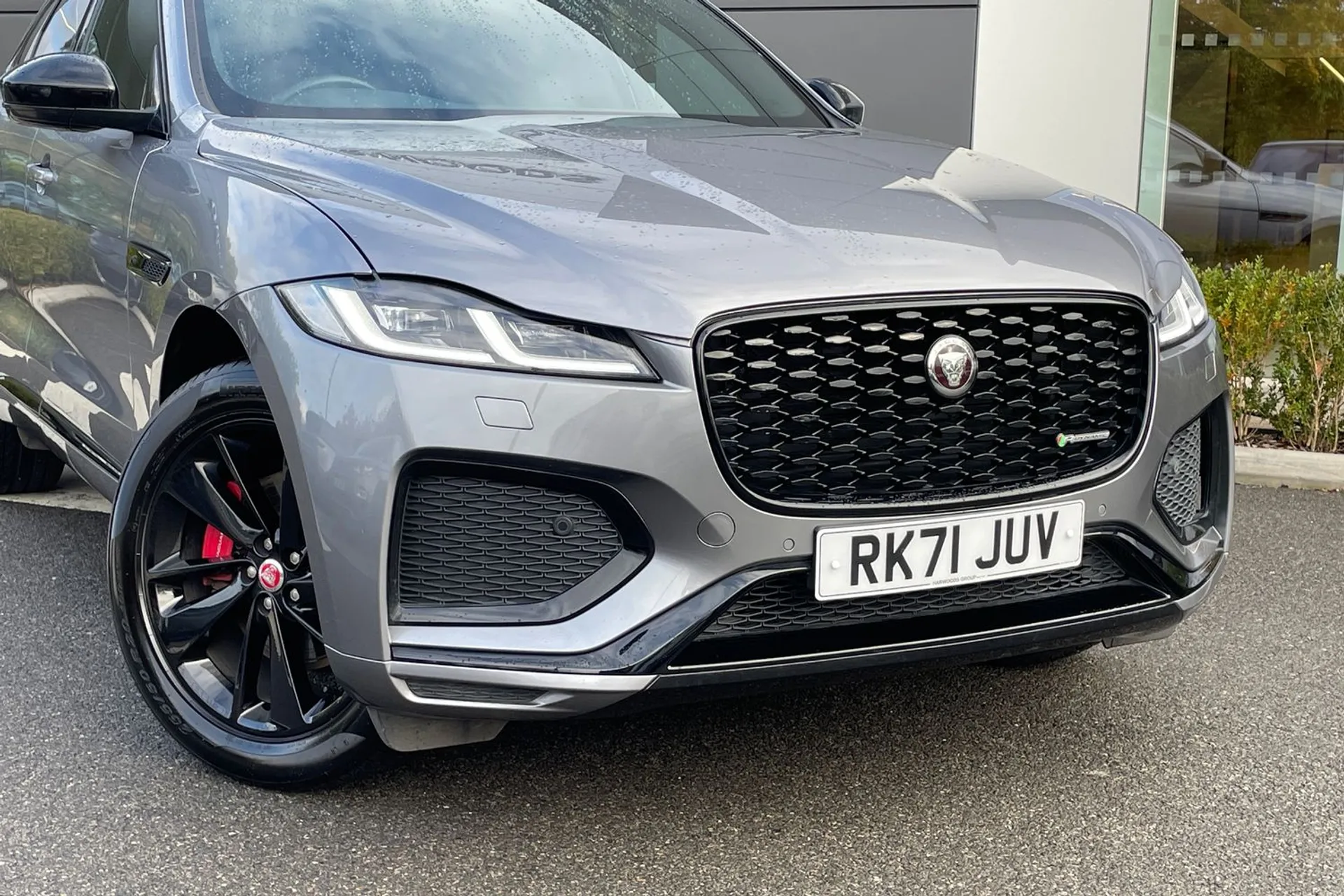 Jaguar F-PACE thumbnail image number 30