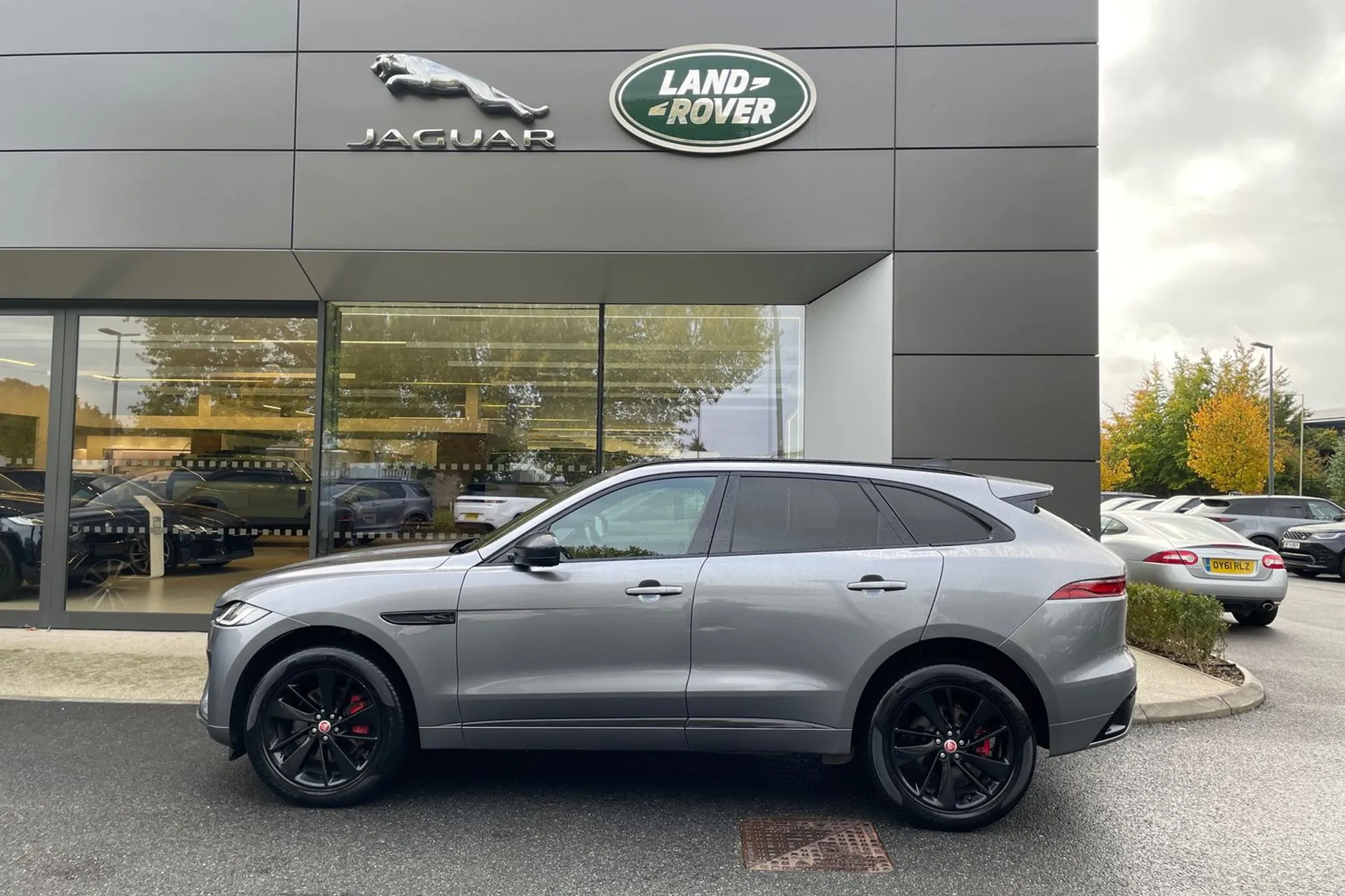 Jaguar F-PACE thumbnail image number 26