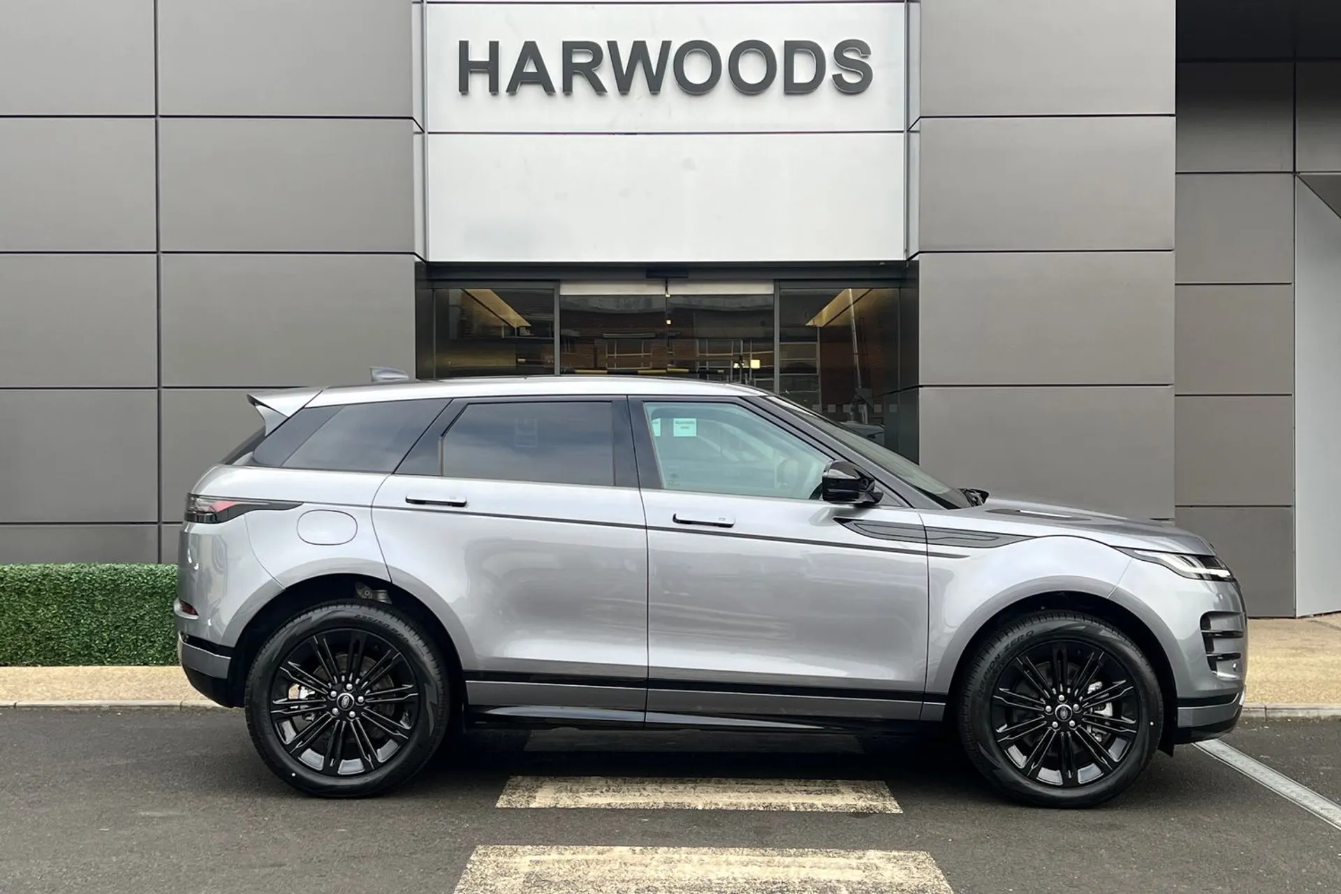 LAND ROVER RANGE ROVER EVOQUE thumbnail image number 2