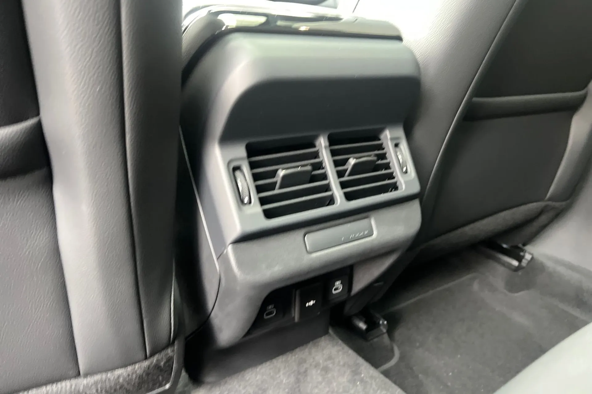 LAND ROVER RANGE ROVER EVOQUE thumbnail image number 40