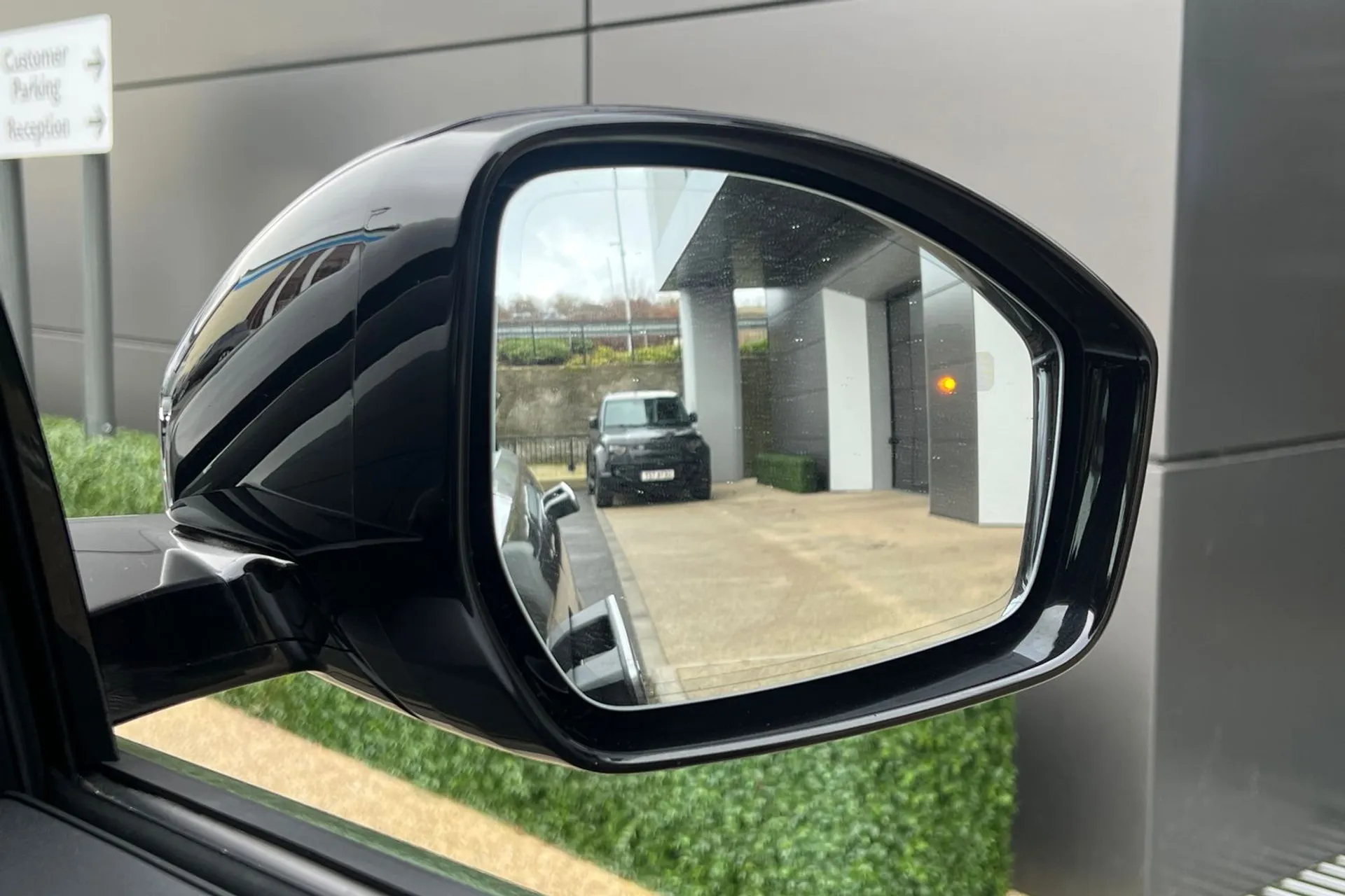 LAND ROVER RANGE ROVER EVOQUE thumbnail image number 12