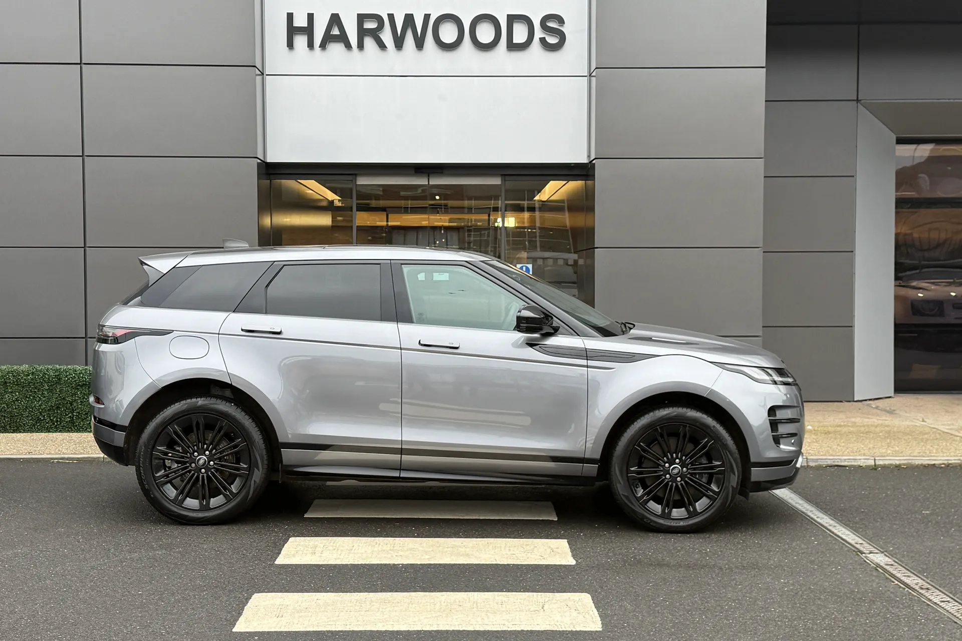 LAND ROVER RANGE ROVER EVOQUE thumbnail image number 2