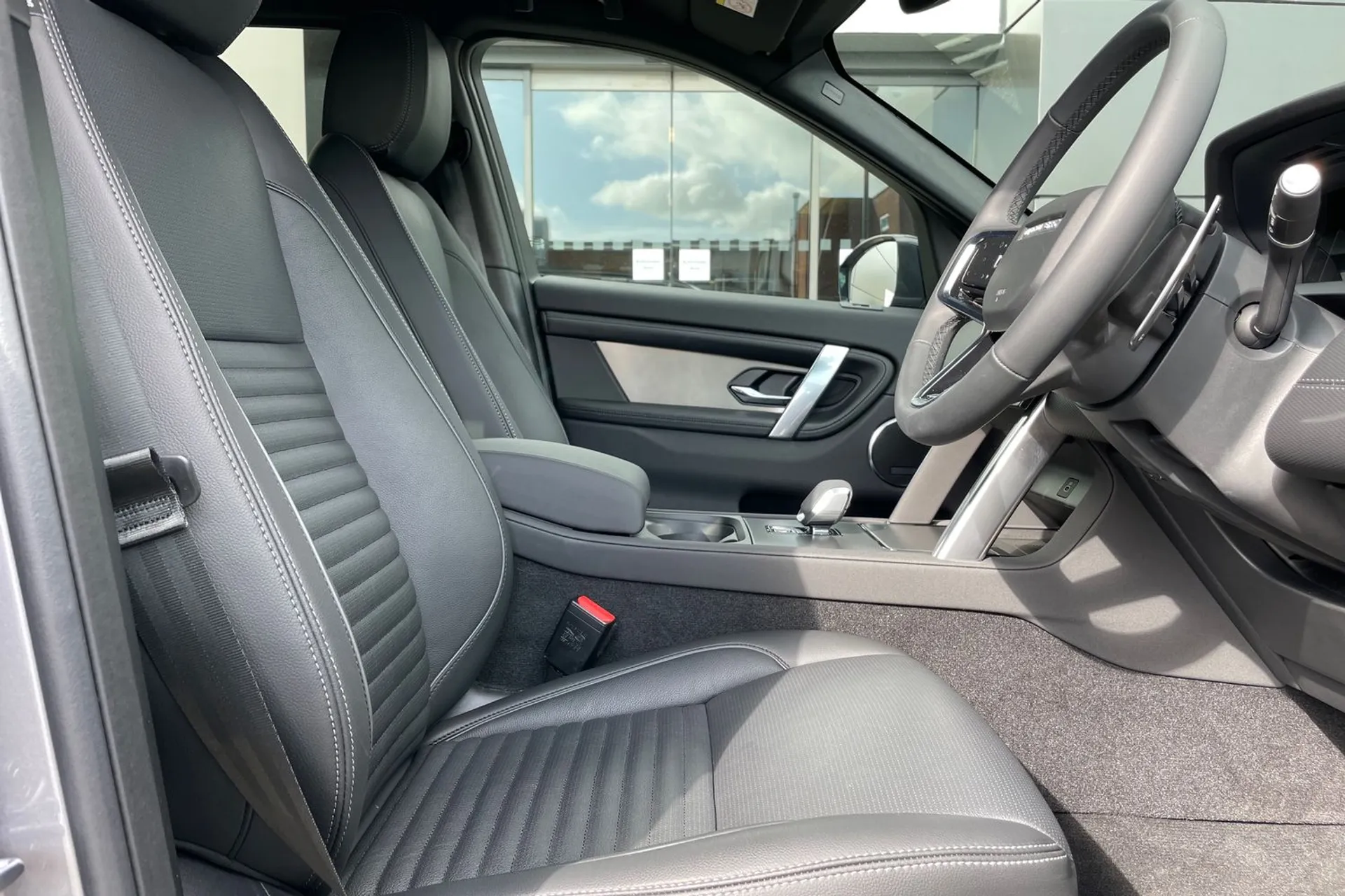 LAND ROVER DISCOVERY SPORT thumbnail image number 18