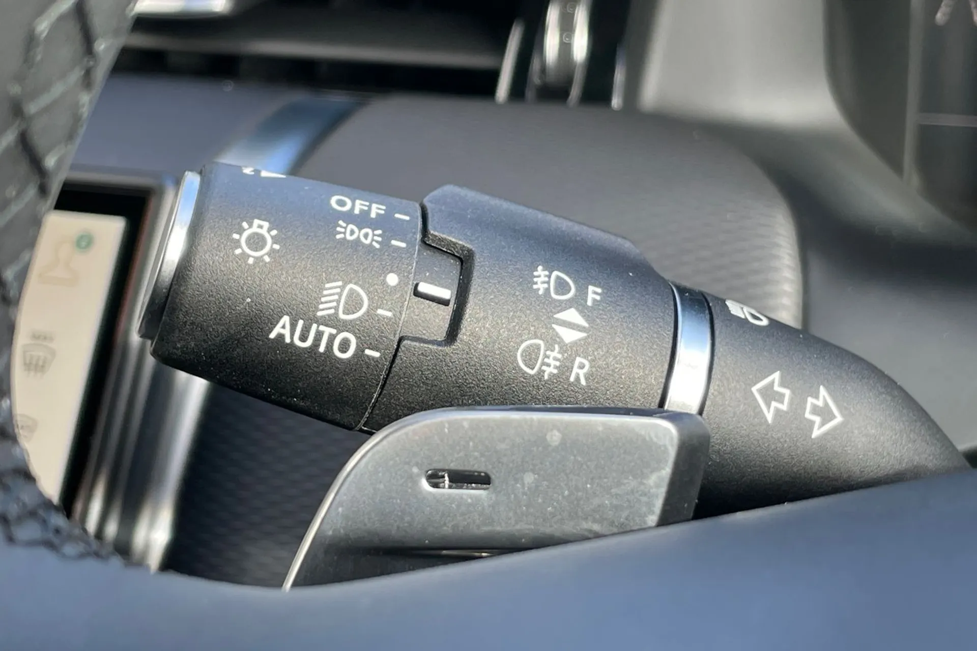 LAND ROVER DISCOVERY SPORT thumbnail image number 61