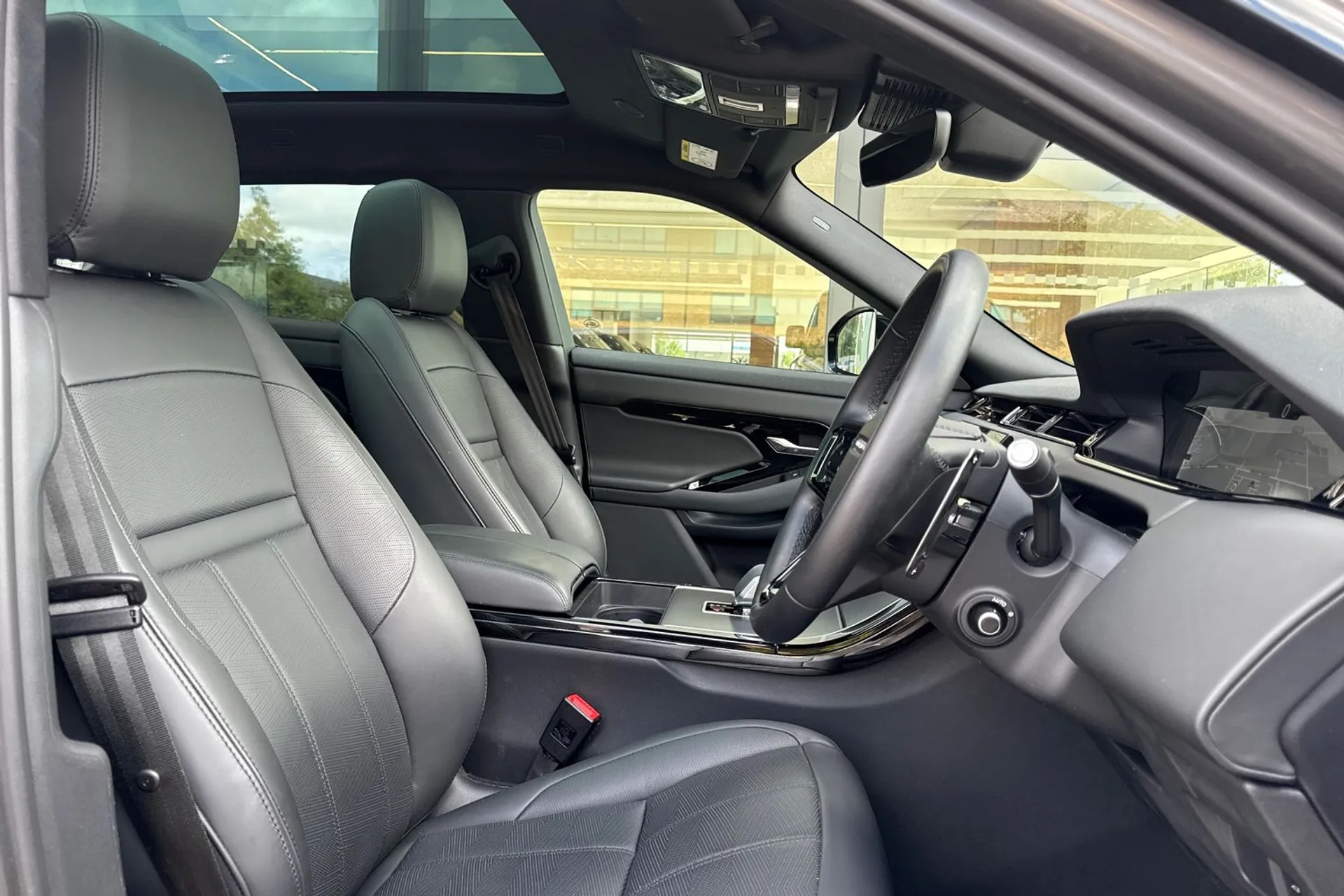 LAND ROVER RANGE ROVER EVOQUE thumbnail image number 36