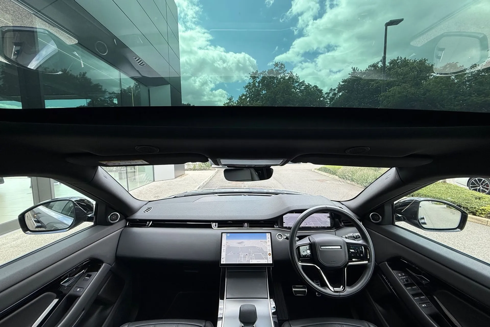 LAND ROVER RANGE ROVER EVOQUE thumbnail image number 3