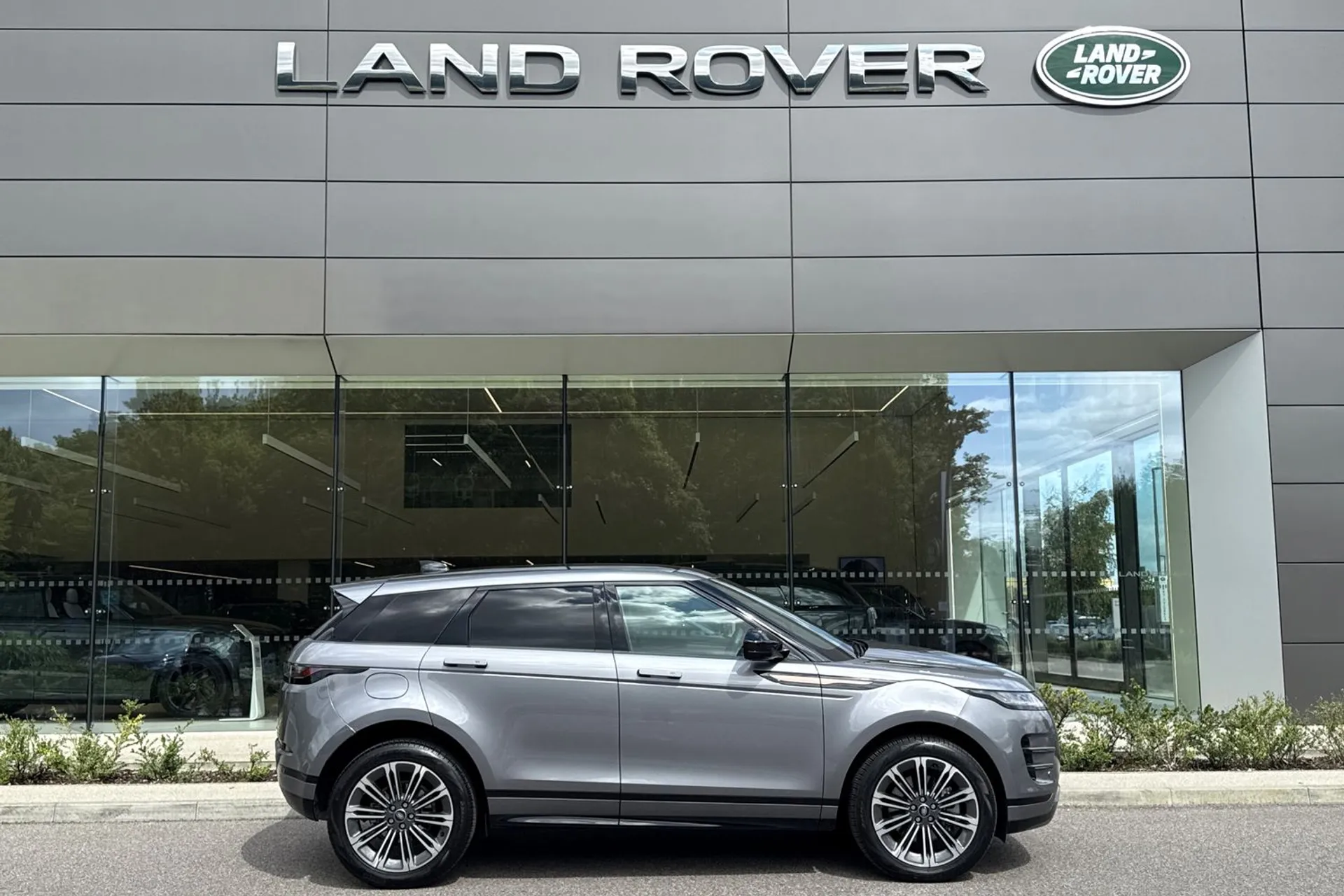 LAND ROVER RANGE ROVER EVOQUE thumbnail image number 2