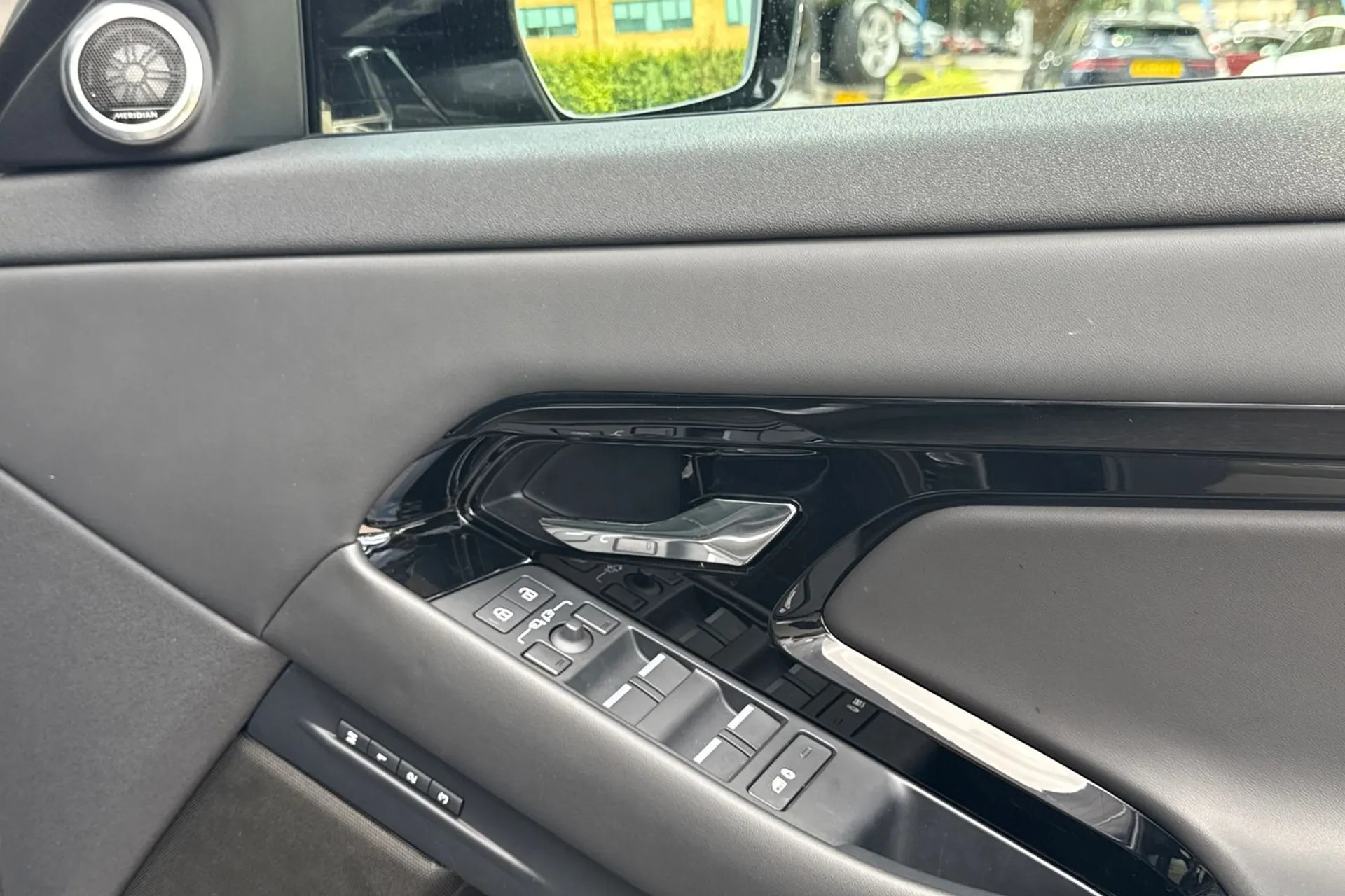 LAND ROVER RANGE ROVER EVOQUE thumbnail image number 45