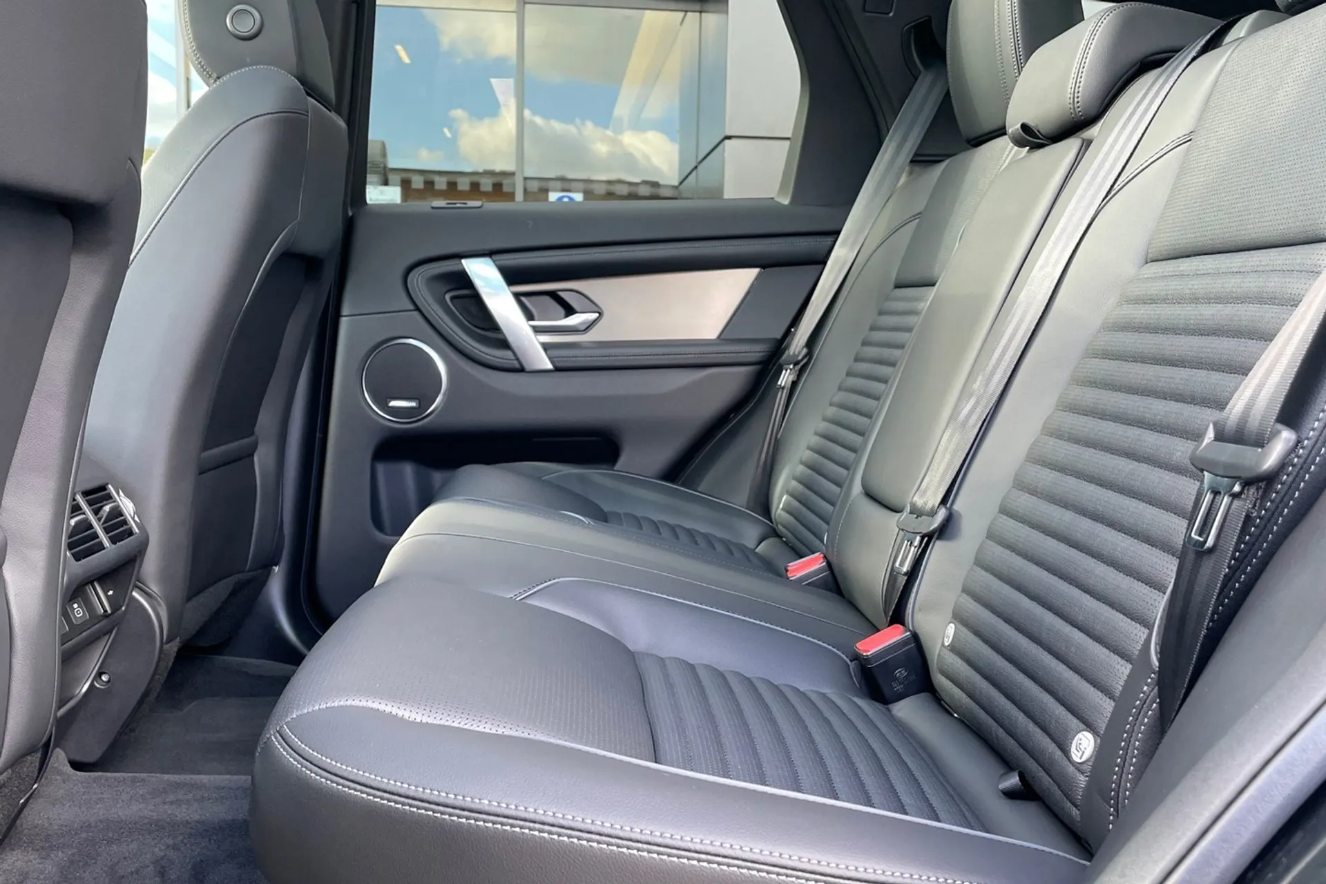 LAND ROVER DISCOVERY SPORT thumbnail image number 39