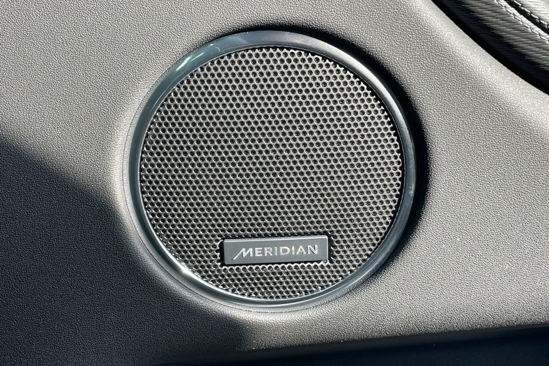 LAND ROVER DISCOVERY SPORT thumbnail image number 50